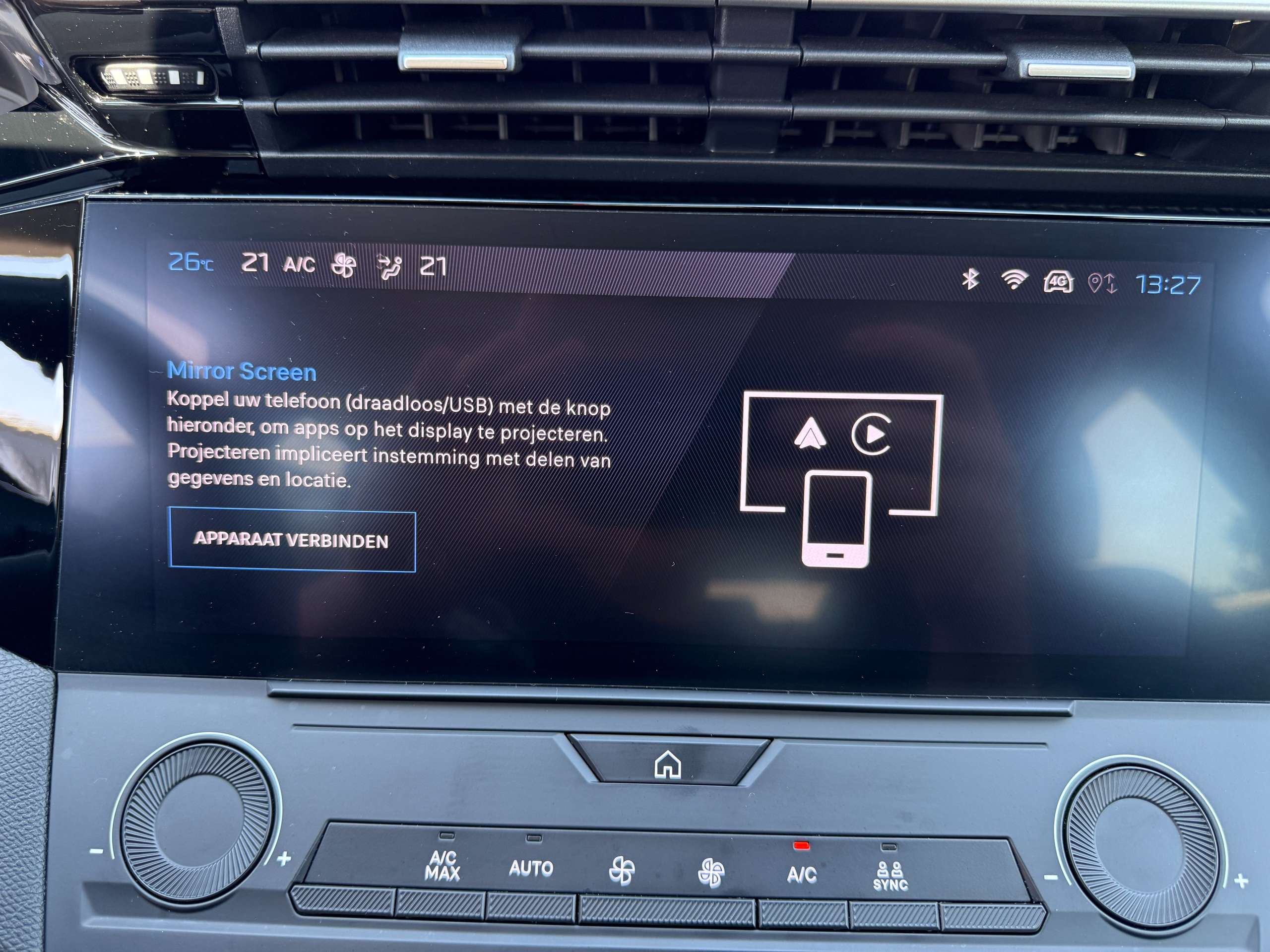 0dcae14d-e29c-435e-bfb1-7577e70b766621-peugeot-308-1-2i-130pk-automaat-full-led-navigatie-carplay-alu.jpg