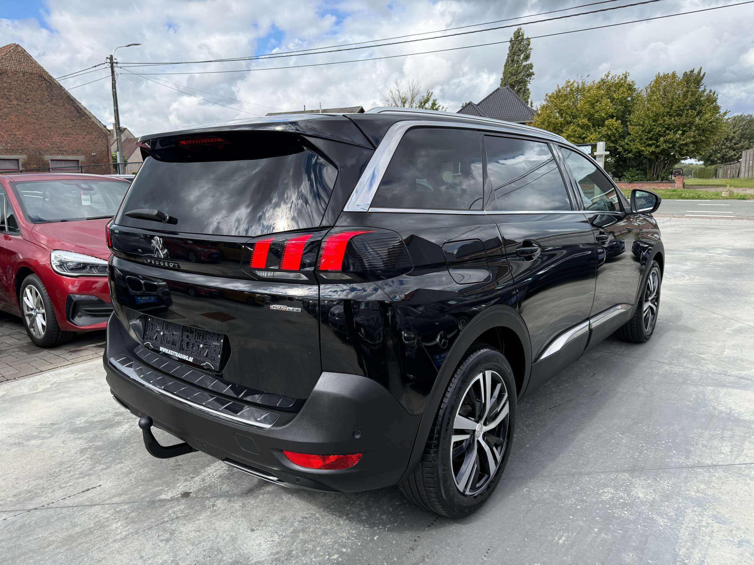 2f1e6833-6846-4871-8211-021df08da50b5-peugeot-5008-1-2i-7-zit-gt-line-navigatie-leder-opendak-camera.jpg