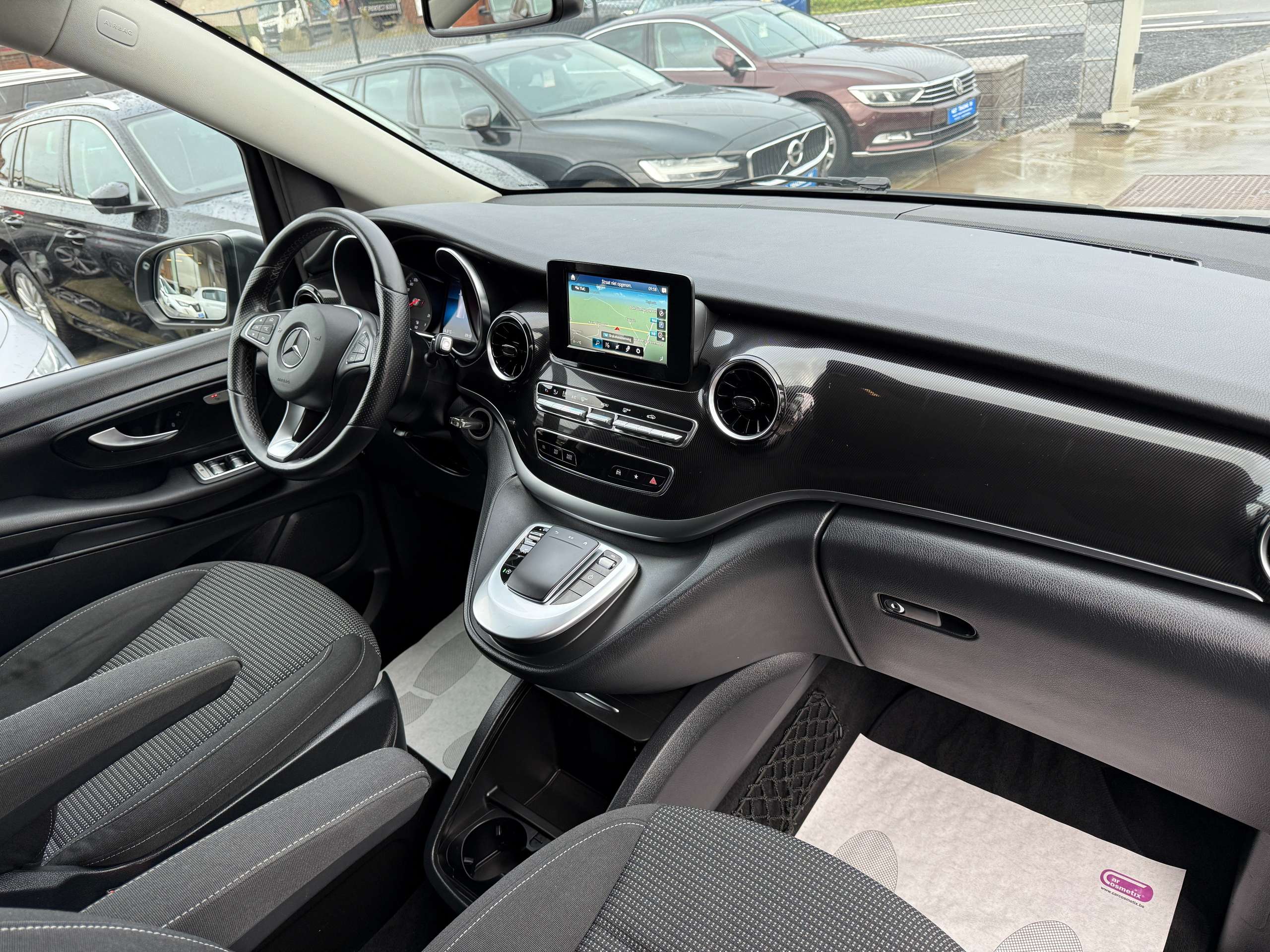 43a9e095-baba-46a1-8d70-9fec41114aee36-mercedes-benz-v-220-d-automaat-8-zit-lang-navi-full-led-camera-dab-pdc.jpg