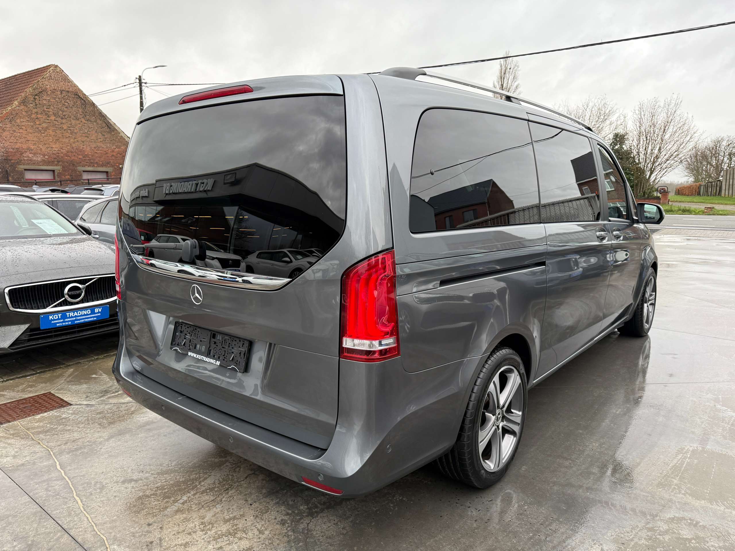 43a9e095-baba-46a1-8d70-9fec41114aee5-mercedes-benz-v-220-d-automaat-8-zit-lang-navi-full-led-camera-dab-pdc.jpg