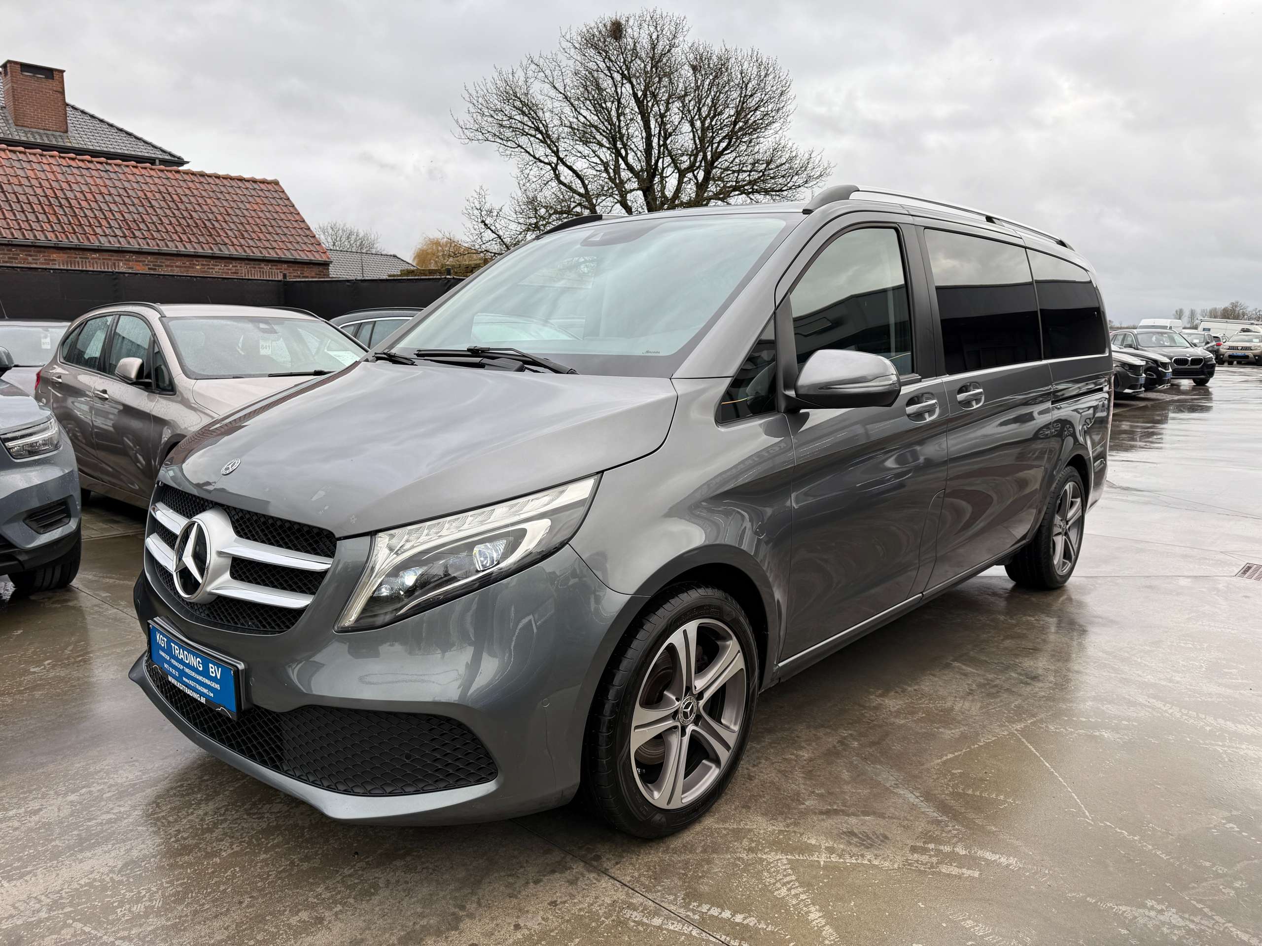 43a9e095-baba-46a1-8d70-9fec41114aee9-mercedes-benz-v-220-d-automaat-8-zit-lang-navi-full-led-camera-dab-pdc.jpg