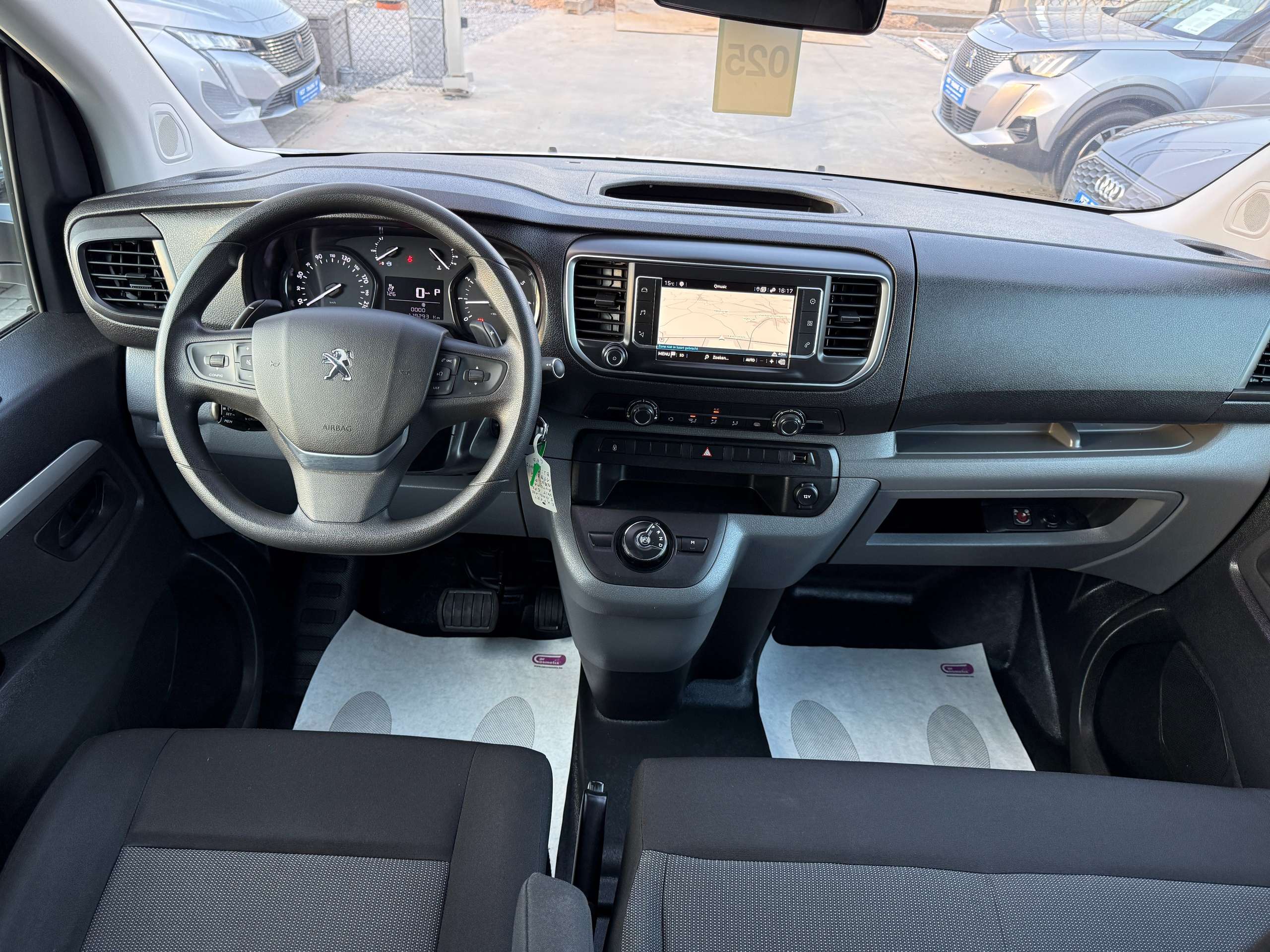 568b7690-26ad-4d5d-b5ce-a11dae43d34830-peugeot-expert-2-0-bluehdi-6-zit-automaat-navi-camera-carplay-pdc.jpg