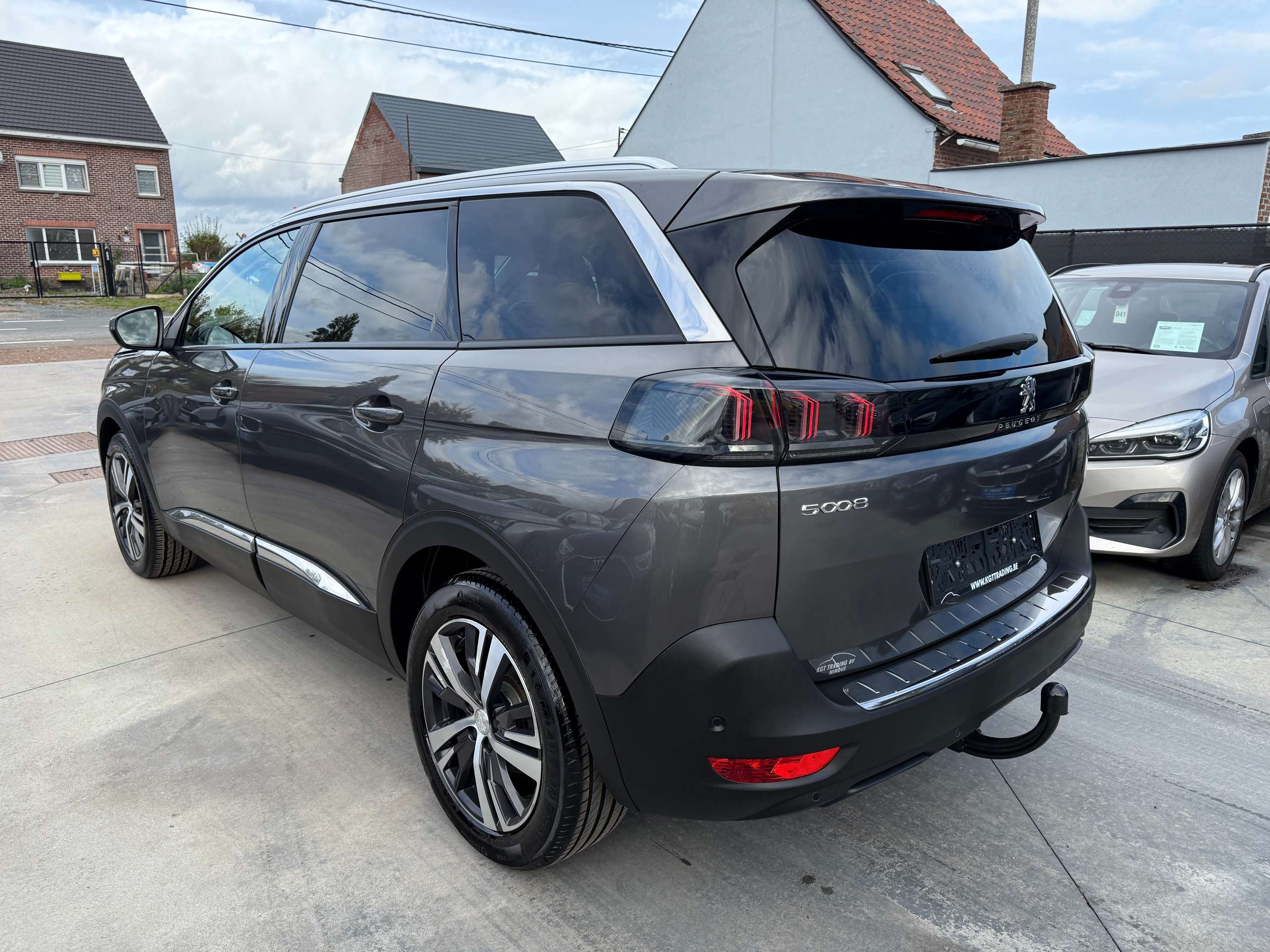 57620b09-3a1f-4fd6-994a-e481dc04579b7-peugeot-5008-1-5-bluehdi-7-zit-navi-leder-camera-carplay-led.jpg