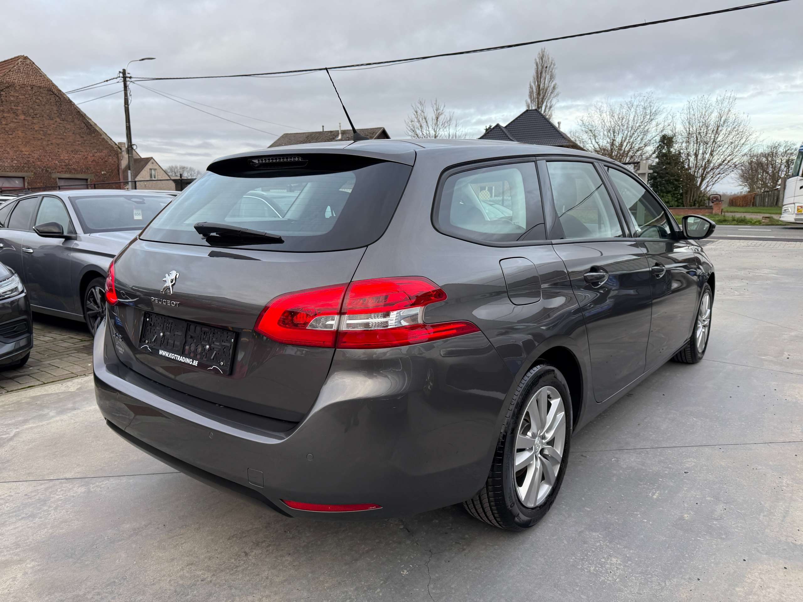 5c3795a7-0c48-44ed-a461-4919661d7afc5-peugeot-308-sw-1-2i-puretech-automaat-navi-carplay-camera-led.jpg