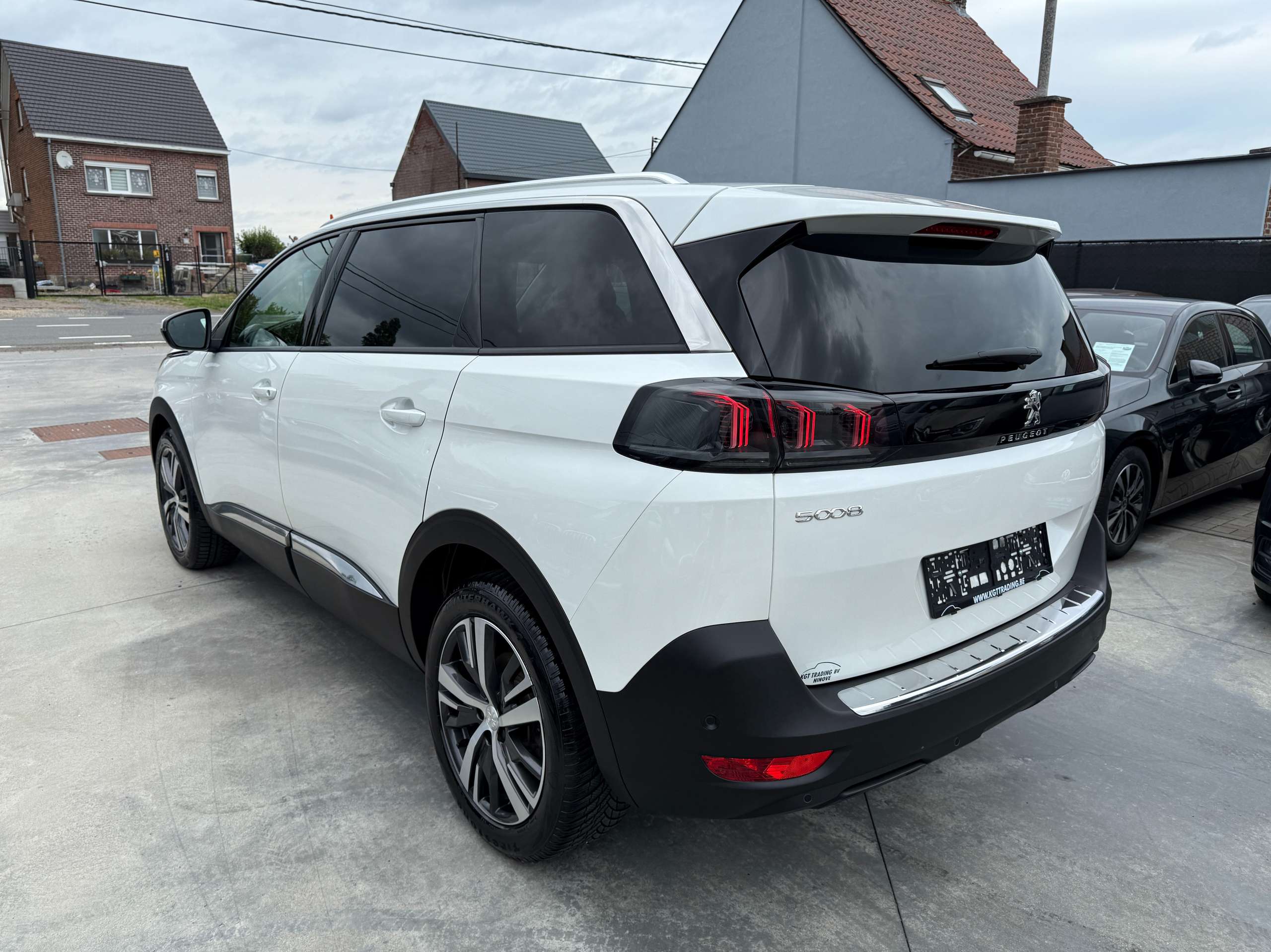 6492810b-7027-4b50-a846-765b4c3536947-peugeot-5008-1-2i-130pk-facelift-navi-leder-camera-full-led-pdc.jpg