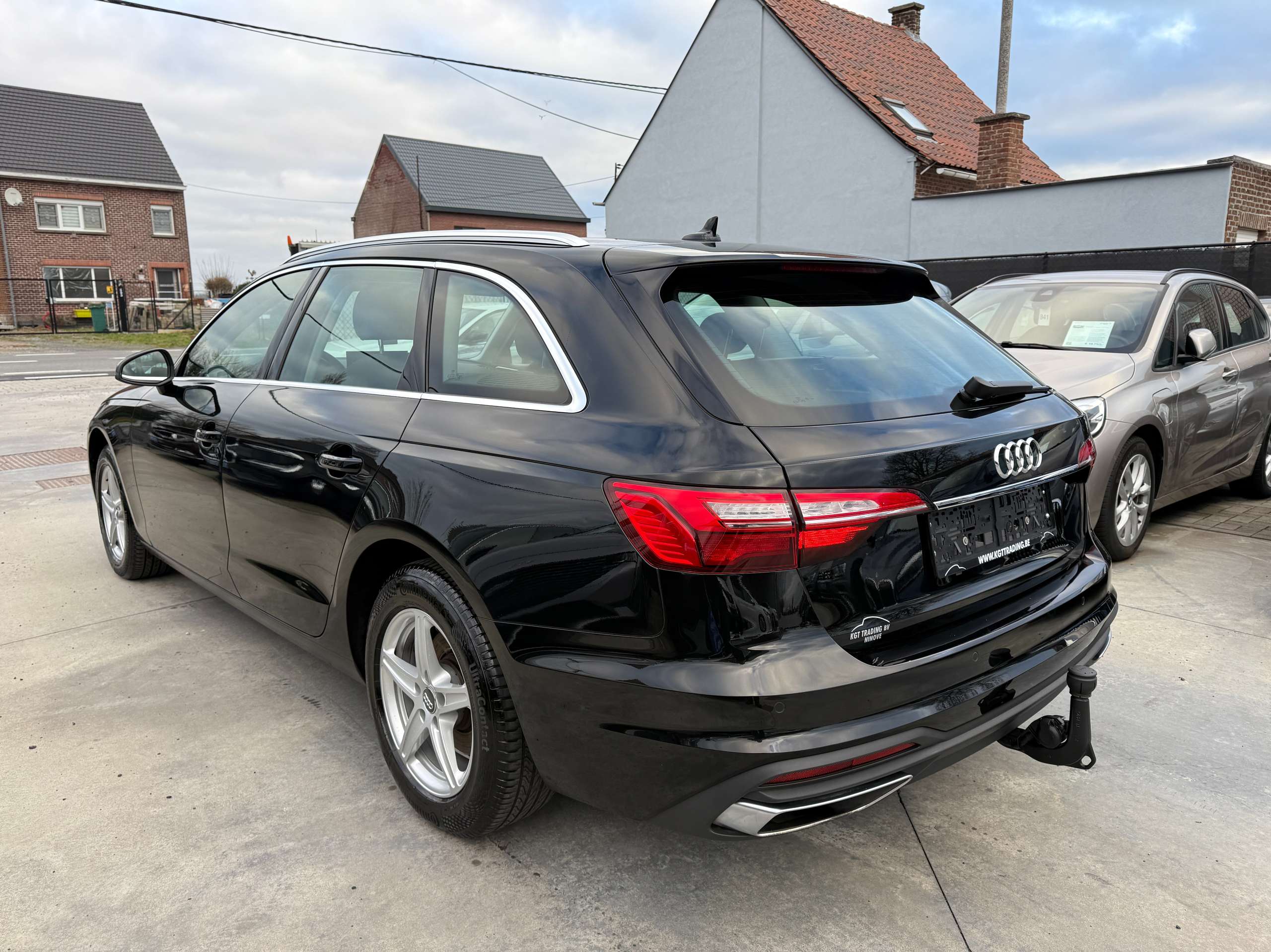 71eaf1ab-b9da-4173-855c-6e40c16ad0f67-audi-a4-2-0-tdi-avant-navigatie-camera-led-xenon-trekhaak.jpg