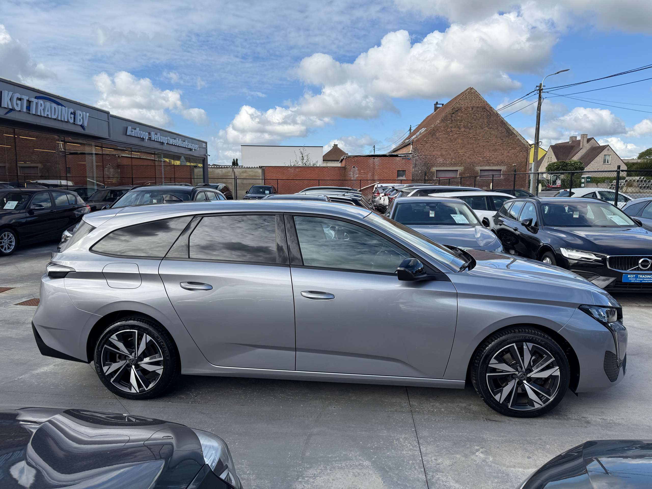 727c905d-5428-44b0-b594-a6b0bb1e5b5d4-peugeot-308-1-2i-automaat-allure-leder-camera-full-led-navi.jpg