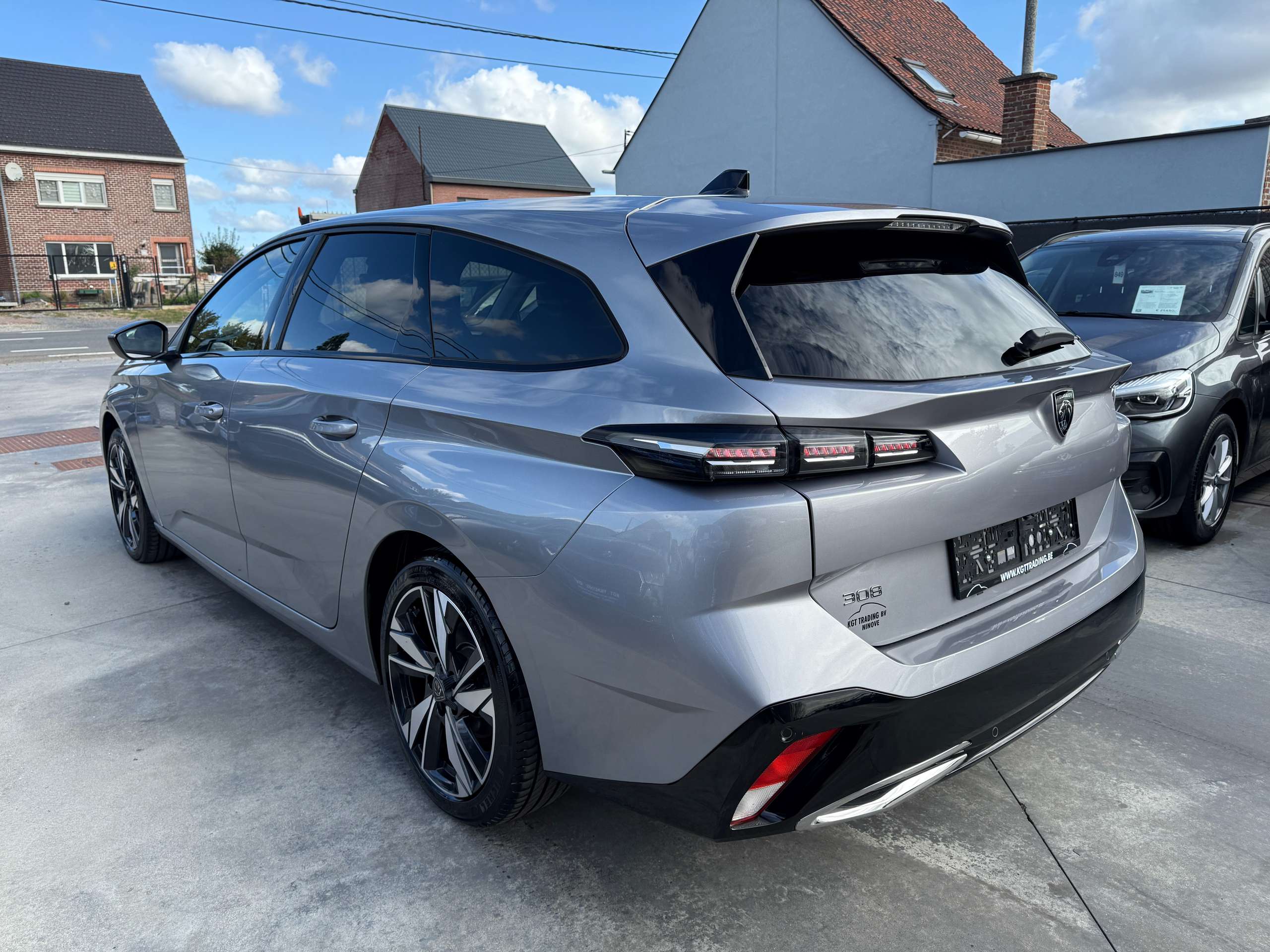 727c905d-5428-44b0-b594-a6b0bb1e5b5d7-peugeot-308-1-2i-automaat-allure-leder-camera-full-led-navi.jpg