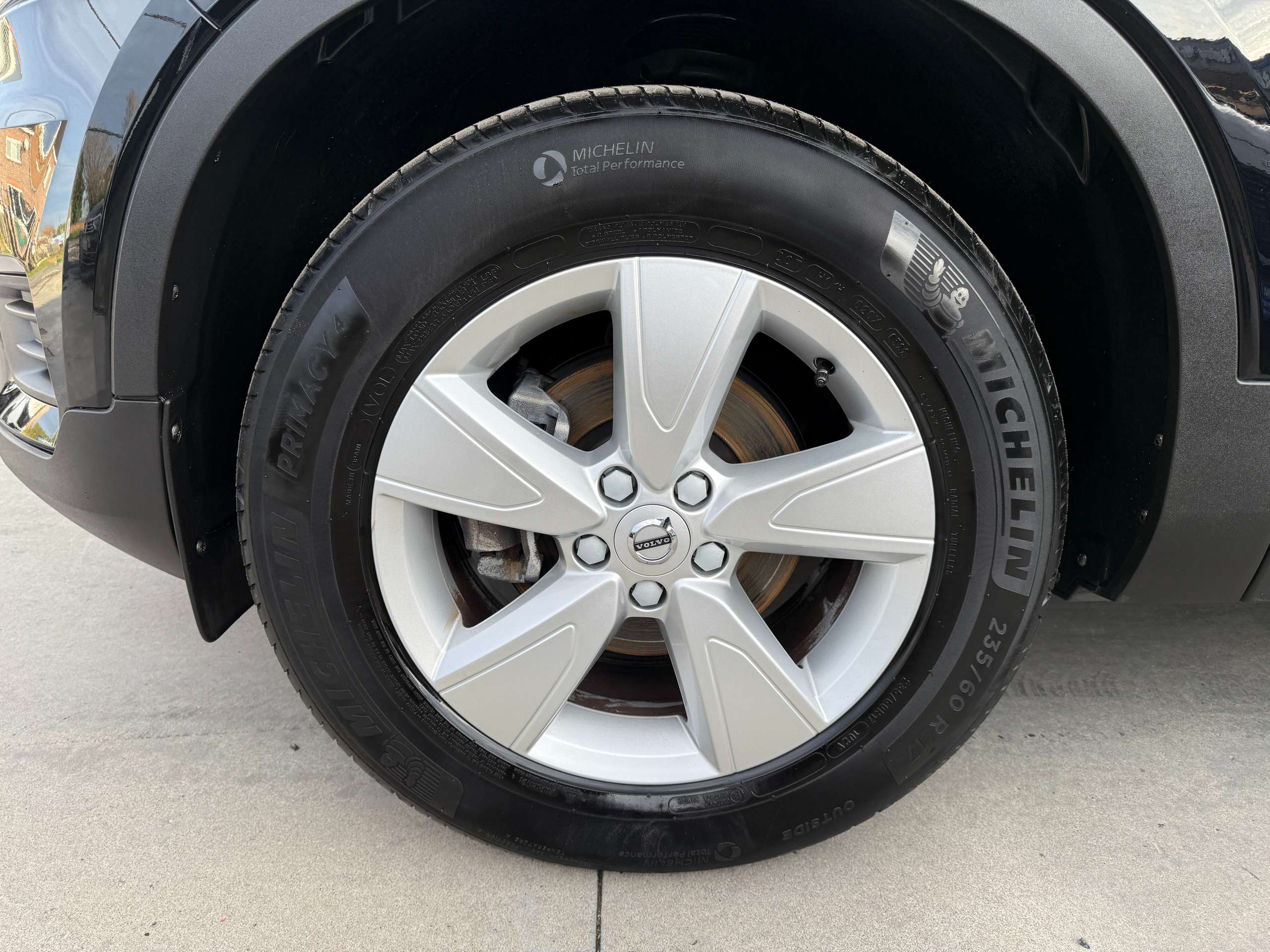 85c0d6d4-5f06-4fa5-ab67-77a3cdf588d611-volvo-xc40-1-5-t2-navigatie-camera-full-led-carplay-pdc-alu.jpg