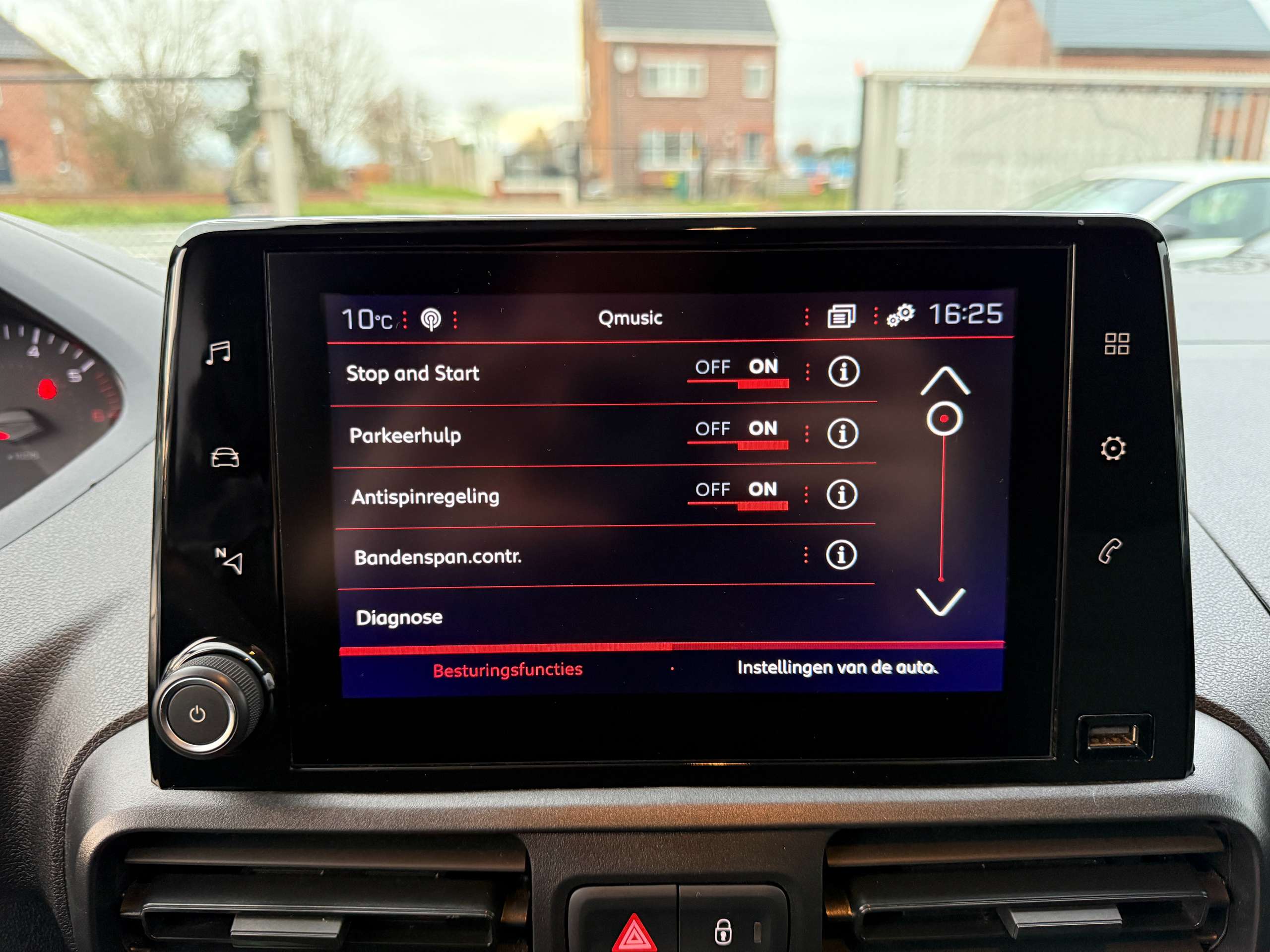 a0287998-4194-4255-846d-47d39d5f116b19-peugeot-partner-1-5-bluehdi-3-zit-navigatie-bluetooth-pdc-airco.jpg