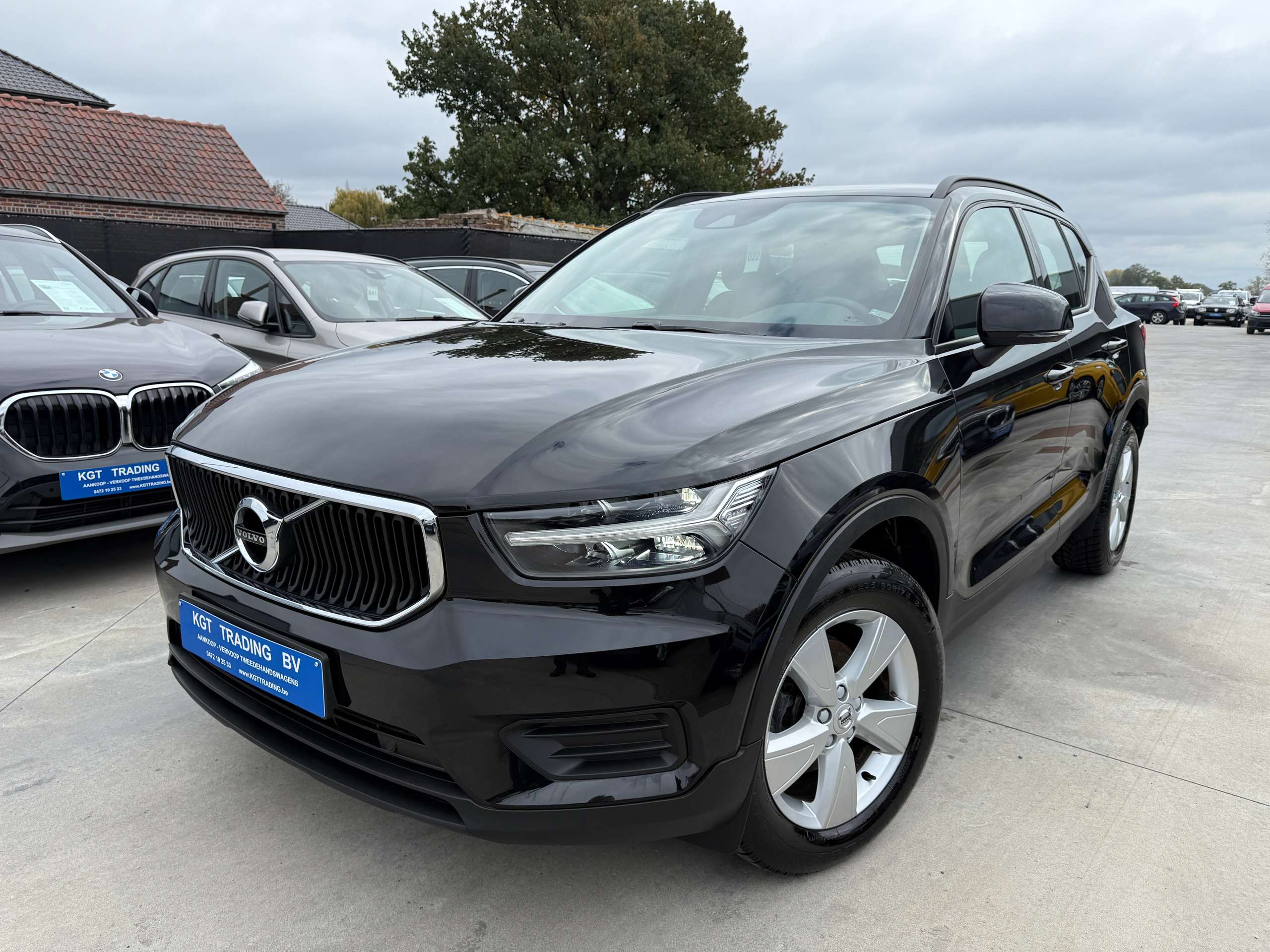 ab8bdcb2-df44-4ec5-a2f3-83c1667806b71-volvo-xc40-1-5-t3-163pk-navigatie-camera-full-led-pdc-bluetoo.jpg