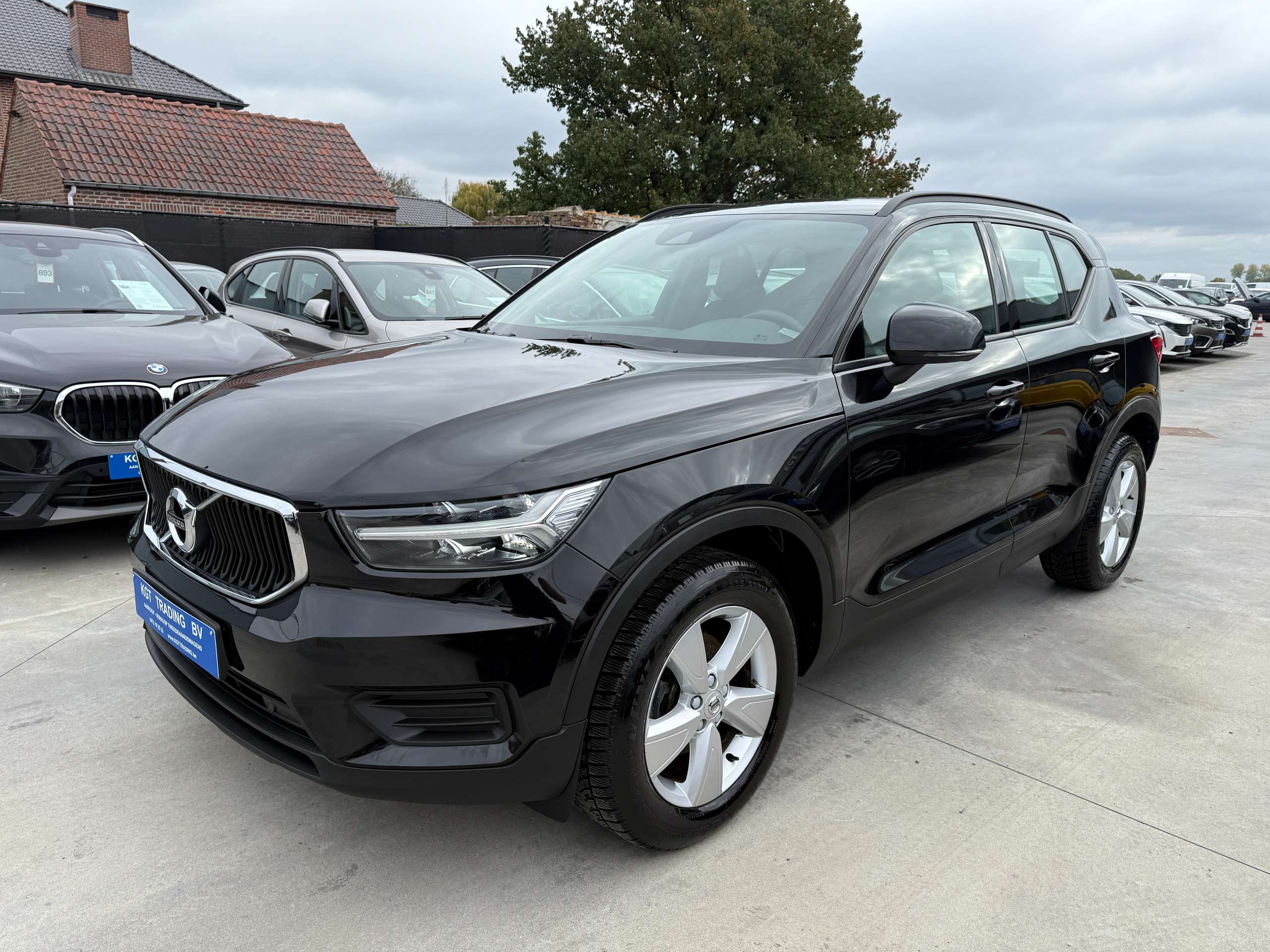 ab8bdcb2-df44-4ec5-a2f3-83c1667806b79-volvo-xc40-1-5-t3-163pk-navigatie-camera-full-led-pdc-bluetoo.jpg