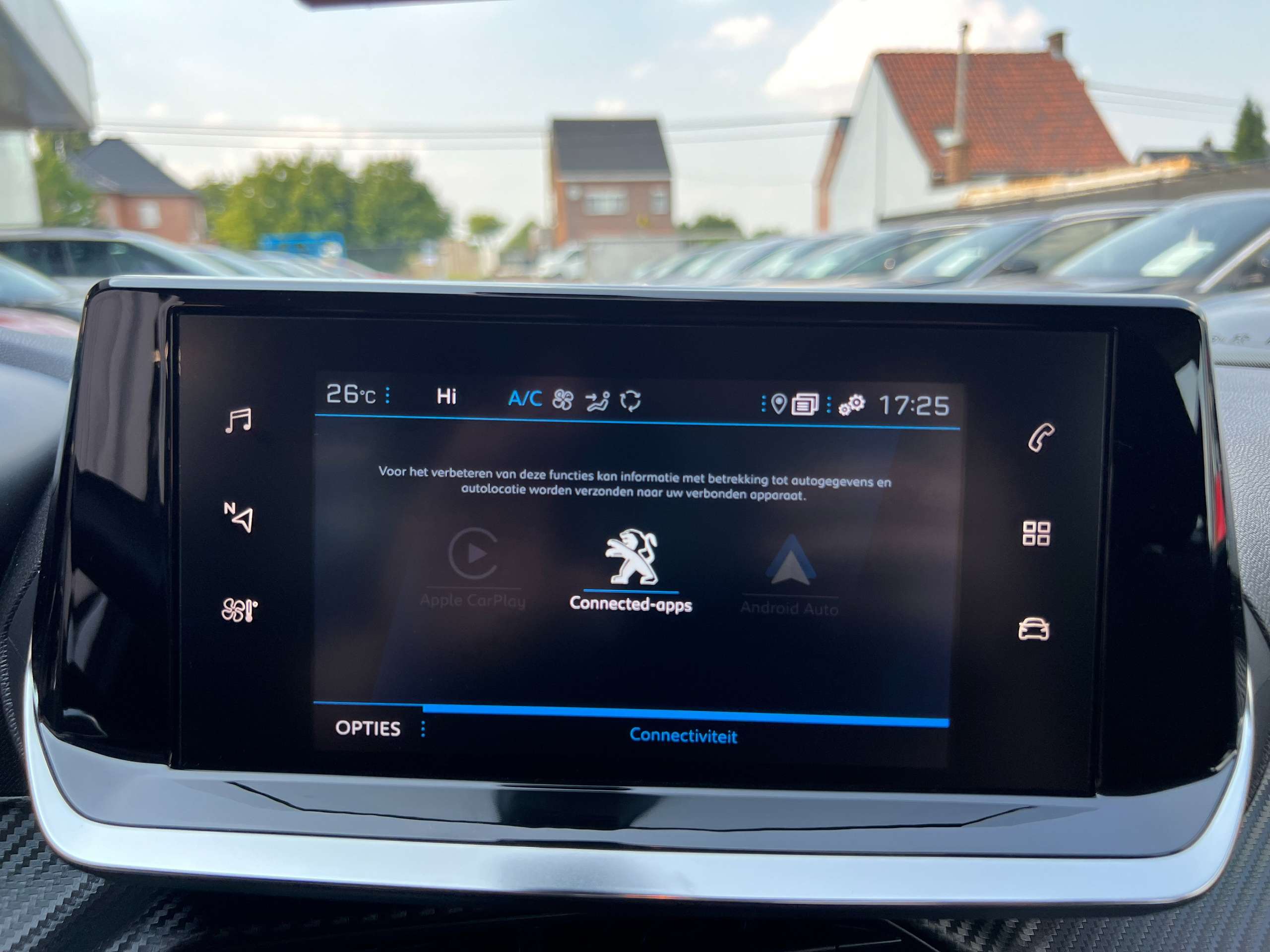 b1143b2e-b38e-4c9a-832f-f91c80654c7b19-peugeot-2008-1-2i-130pk-automaat-navigatie-camera-carplay-led.jpg
