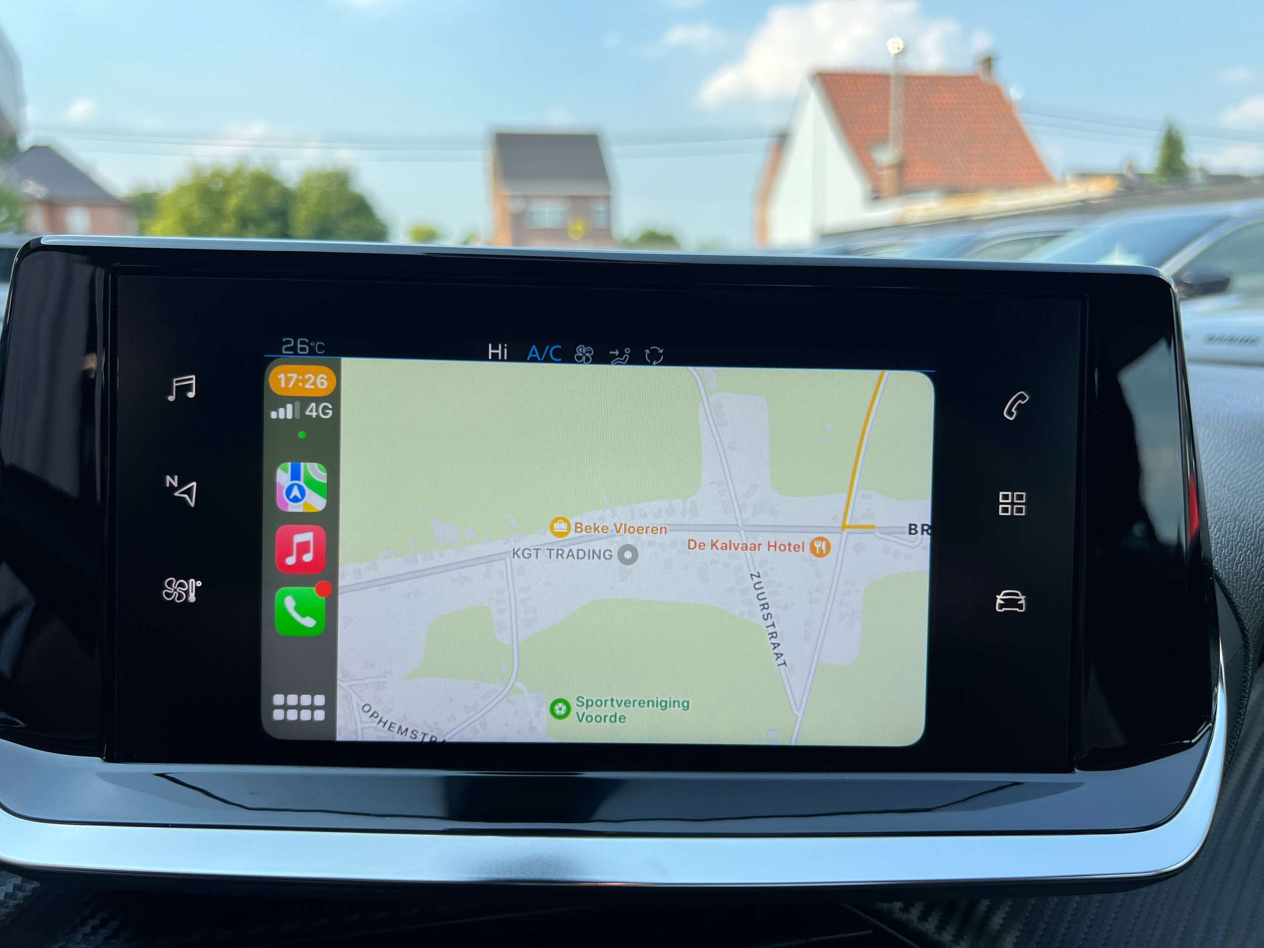 b1143b2e-b38e-4c9a-832f-f91c80654c7b25-peugeot-2008-1-2i-130pk-automaat-navigatie-camera-carplay-led.jpg