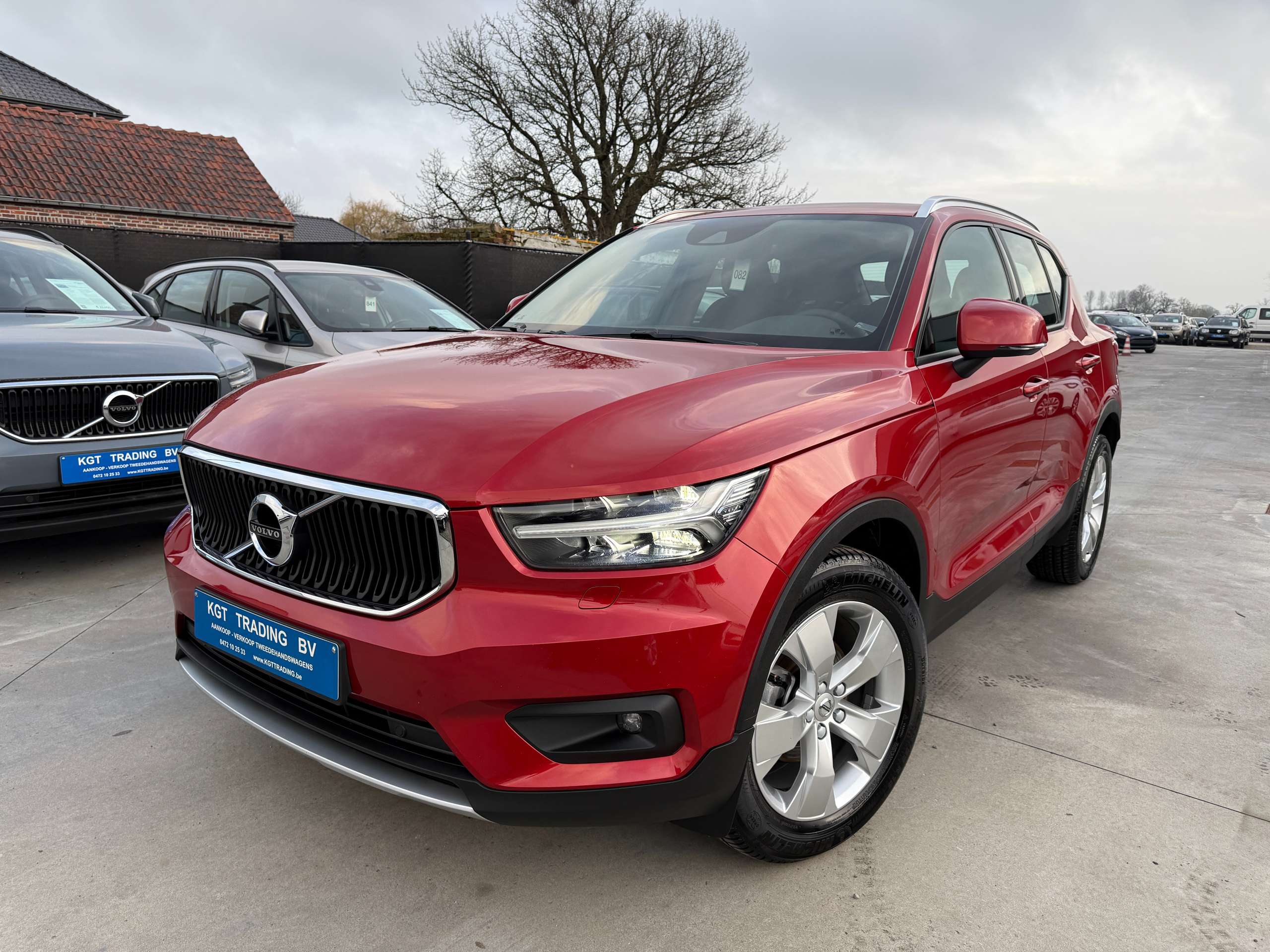 bccb8829-4e1b-446d-b037-2554801f9bd01-volvo-xc40-1-5-t2-navigatie-pilot-assist-full-led-carplay-dab.jpg