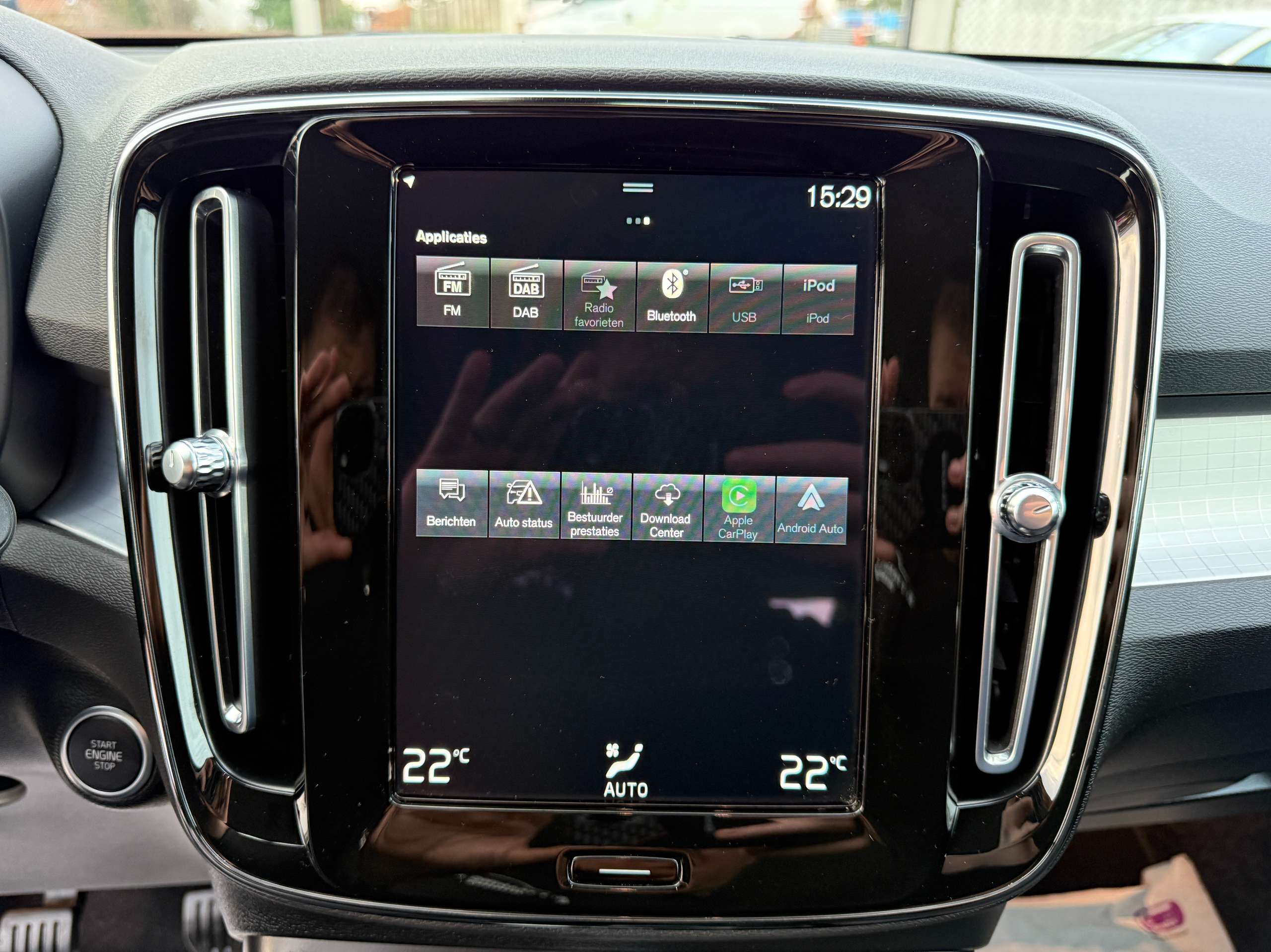 bccb8829-4e1b-446d-b037-2554801f9bd023-volvo-xc40-1-5-t2-navigatie-pilot-assist-full-led-carplay-dab.jpg