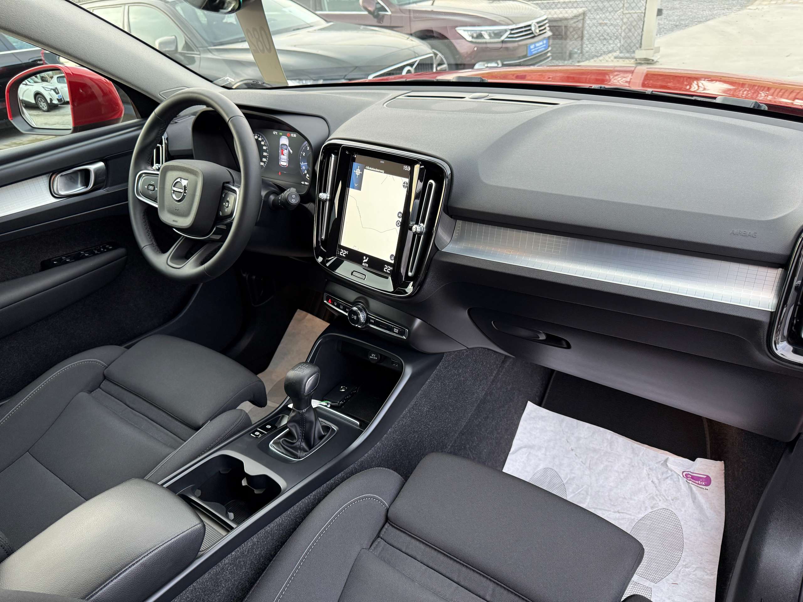 bccb8829-4e1b-446d-b037-2554801f9bd028-volvo-xc40-1-5-t2-navigatie-pilot-assist-full-led-carplay-dab.jpg