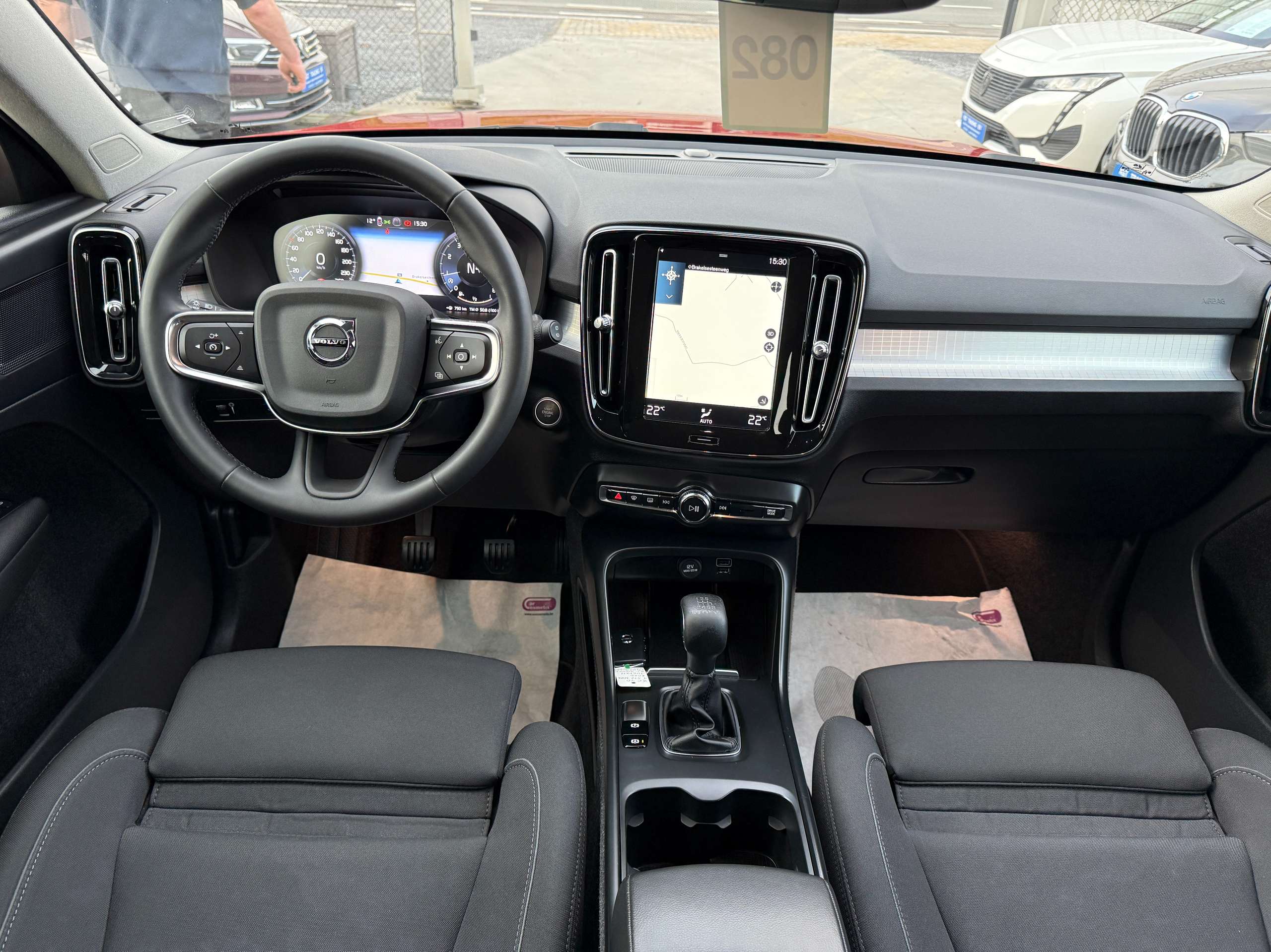 bccb8829-4e1b-446d-b037-2554801f9bd031-volvo-xc40-1-5-t2-navigatie-pilot-assist-full-led-carplay-dab.jpg
