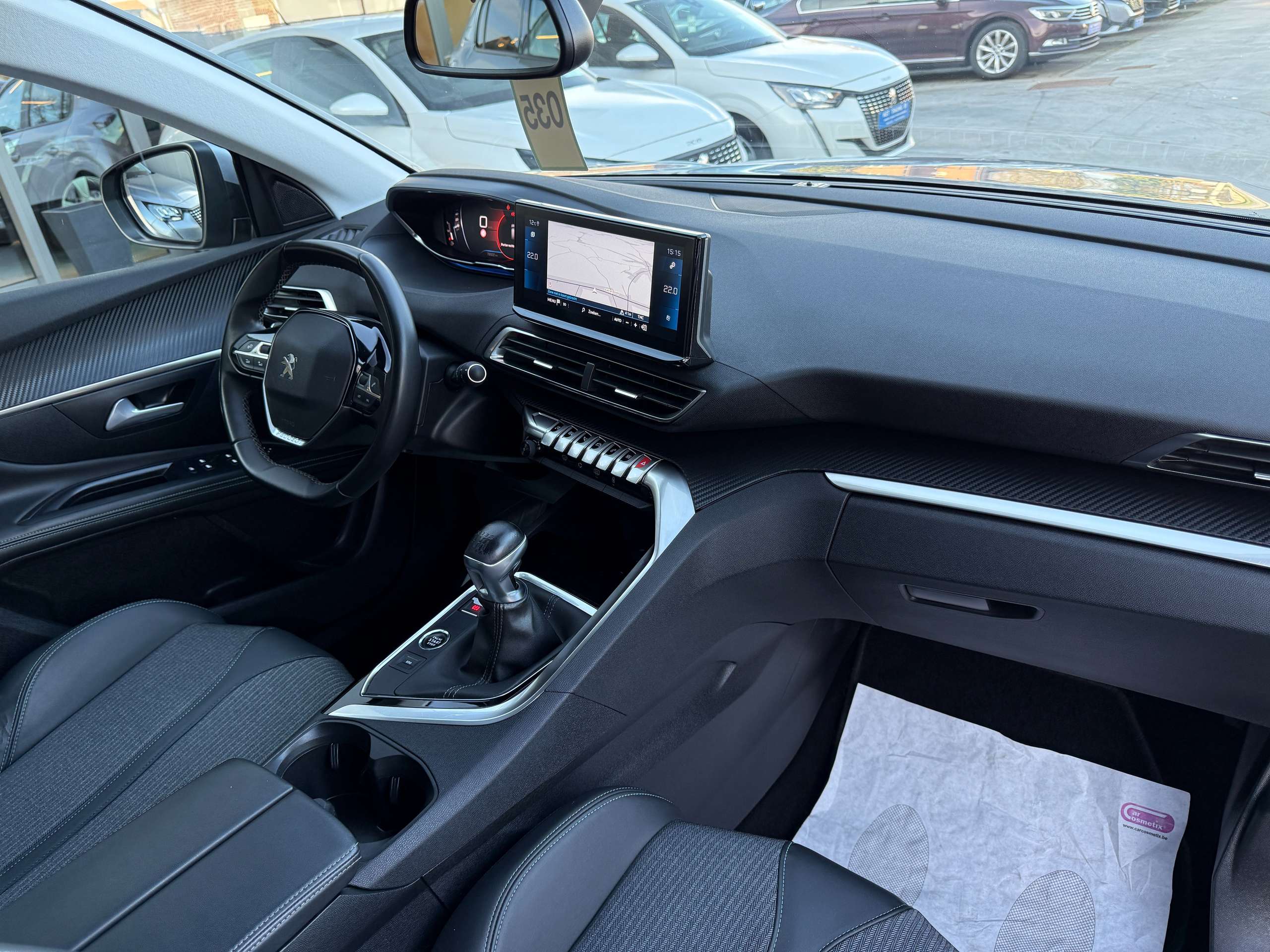 d5f0bd5c-6122-4a1f-8ee9-593dcbd0fcdd28-peugeot-5008-1-2i-130pk-7-zetels-facelift-full-led-camera-leder.jpg
