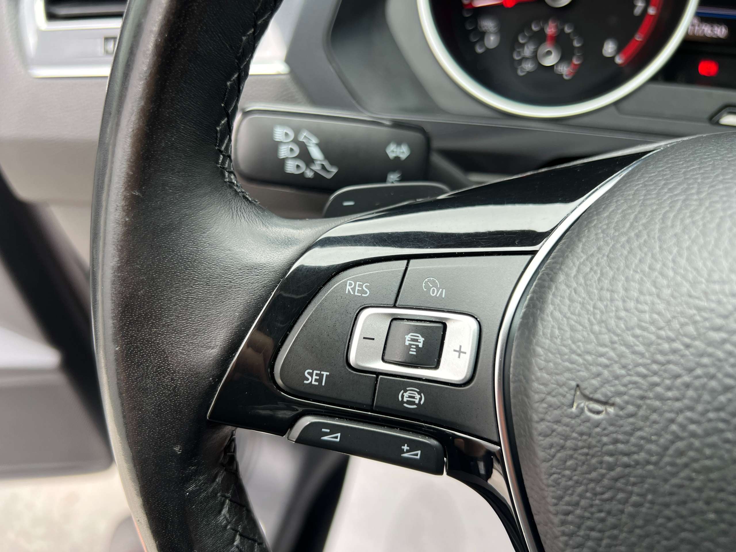 dbf06e0e-141a-45e0-b15c-e43bbebbd3f924-volkswagen-tiguan-allspace-1-5-tsi-7-zit-dsg-automaat-navigatie-dab-led-pdc.jpg