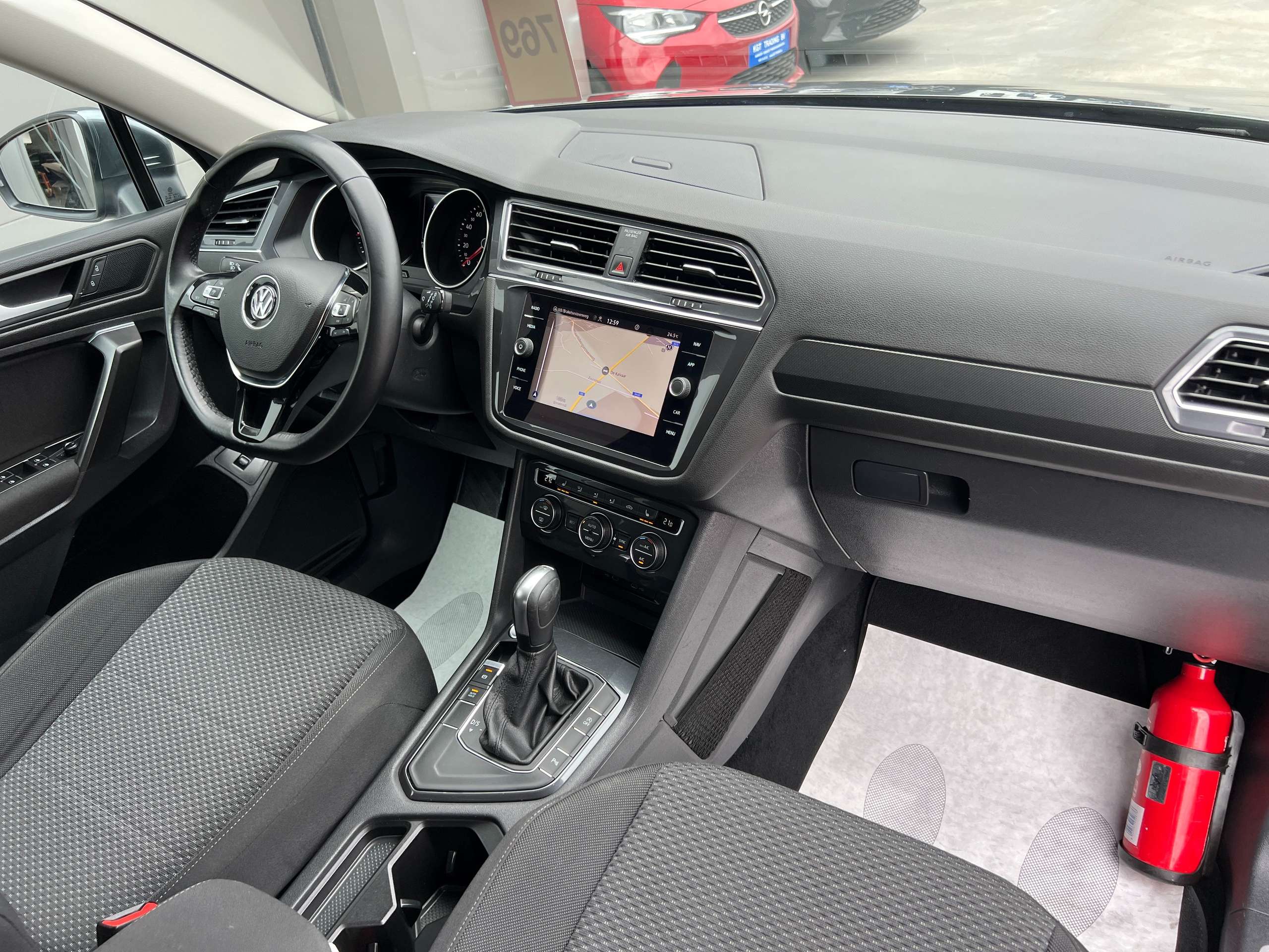 dbf06e0e-141a-45e0-b15c-e43bbebbd3f926-volkswagen-tiguan-allspace-1-5-tsi-7-zit-dsg-automaat-navigatie-dab-led-pdc.jpg