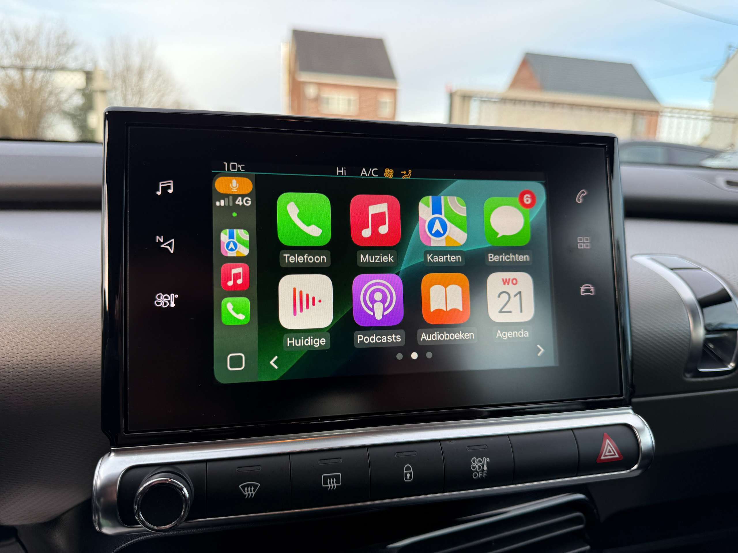 1ace34bd-b54b-42d4-90f6-ec5b18bc4ca721-citroen-c4-cactus-1-2i-110pk-navigatie-carplay-pdc-bluetooth-led-ac.jpg