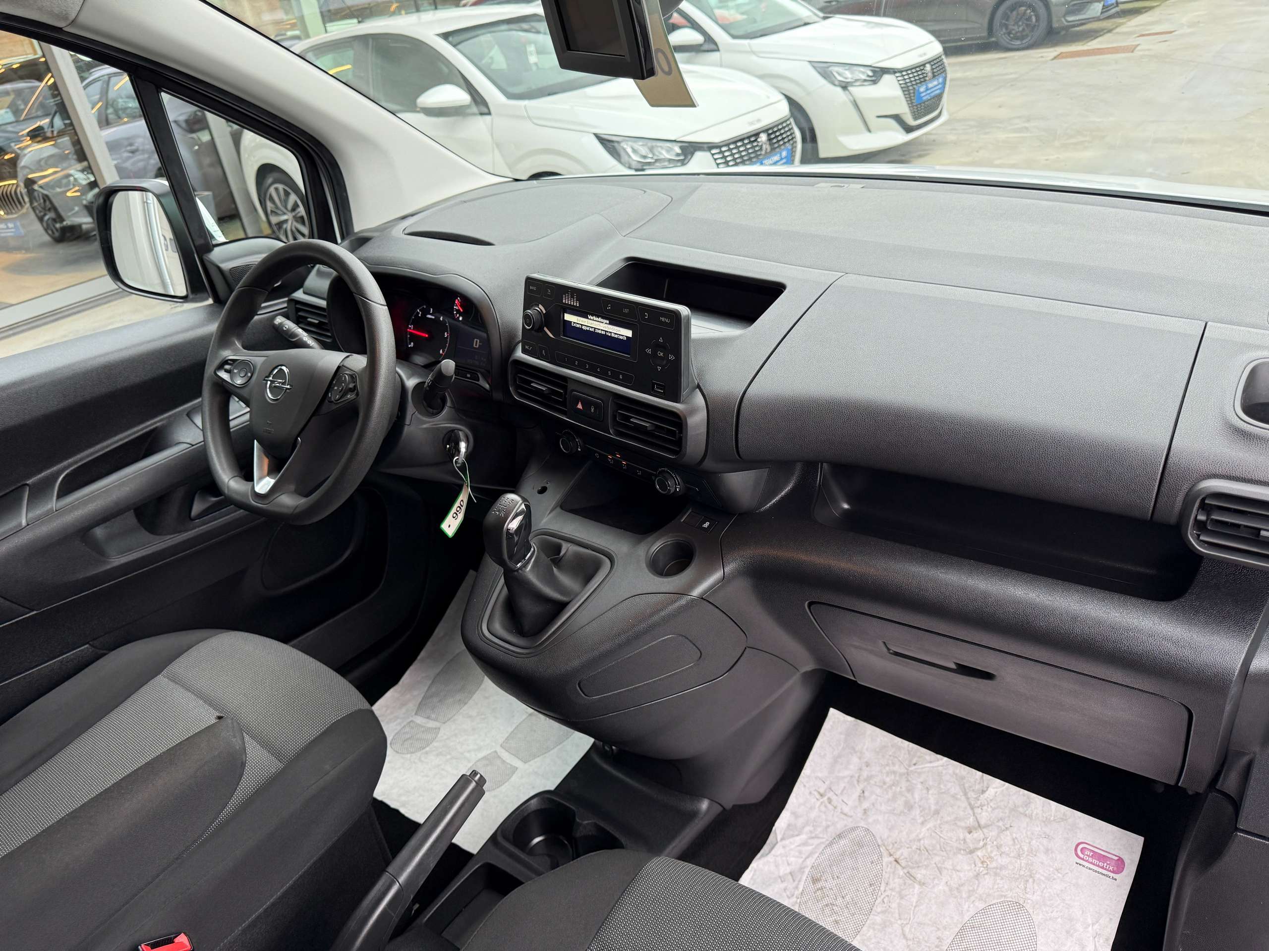 3a21ca30-68a2-4e5b-9bb9-2b081260f35d22-opel-combo-1-6-d-camera-dakrek-pdc-bluetooth-airco-carpass.jpg