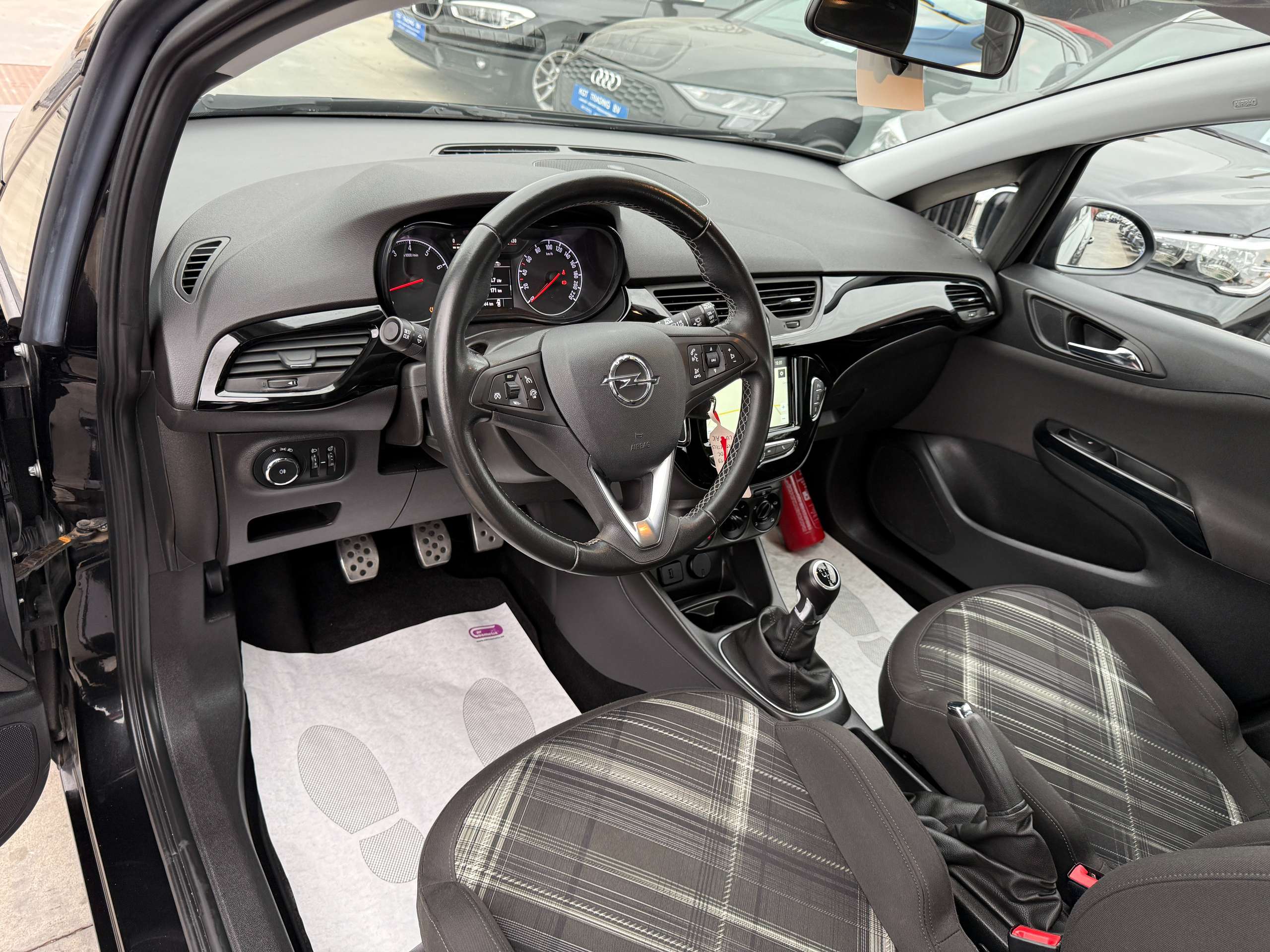 4a3da338-7923-4bc1-95a8-5efcaca6ac7611-opel-corsa-1-2i-black-edition-navigatie-carplay-pdc-alu-airco.jpg