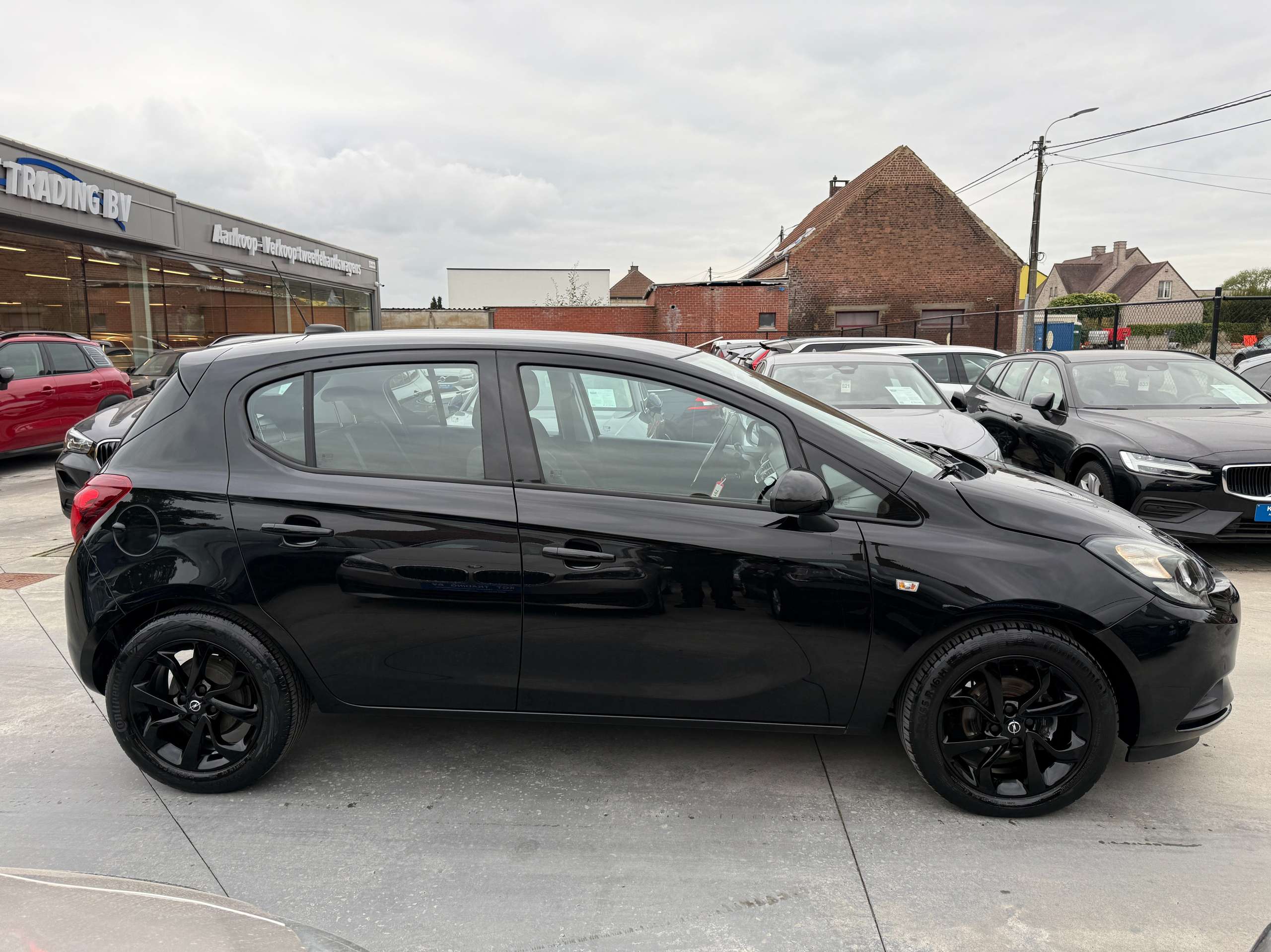 4a3da338-7923-4bc1-95a8-5efcaca6ac764-opel-corsa-1-2i-black-edition-navigatie-carplay-pdc-alu-airco.jpg