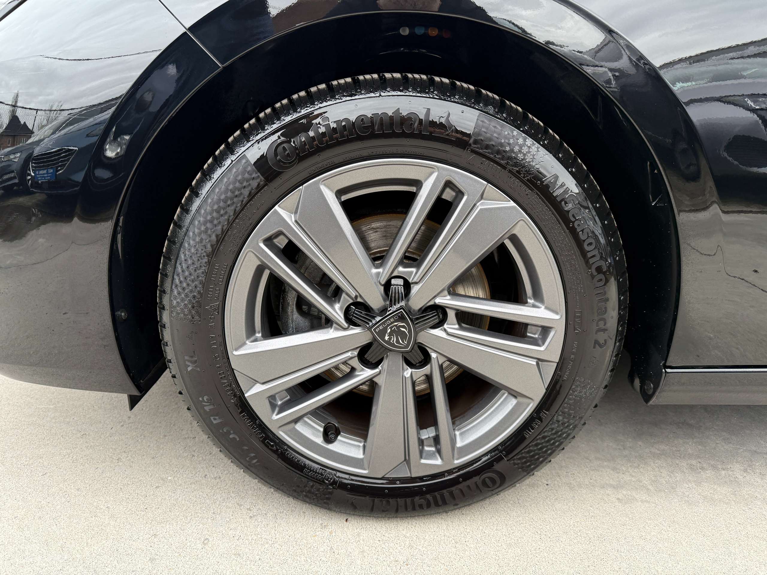 550b7ac9-3156-4731-b73d-ba953b3fd00311-peugeot-308-1-2i-130pk-automaat-full-led-carplay-navi-pdc-alu.jpg