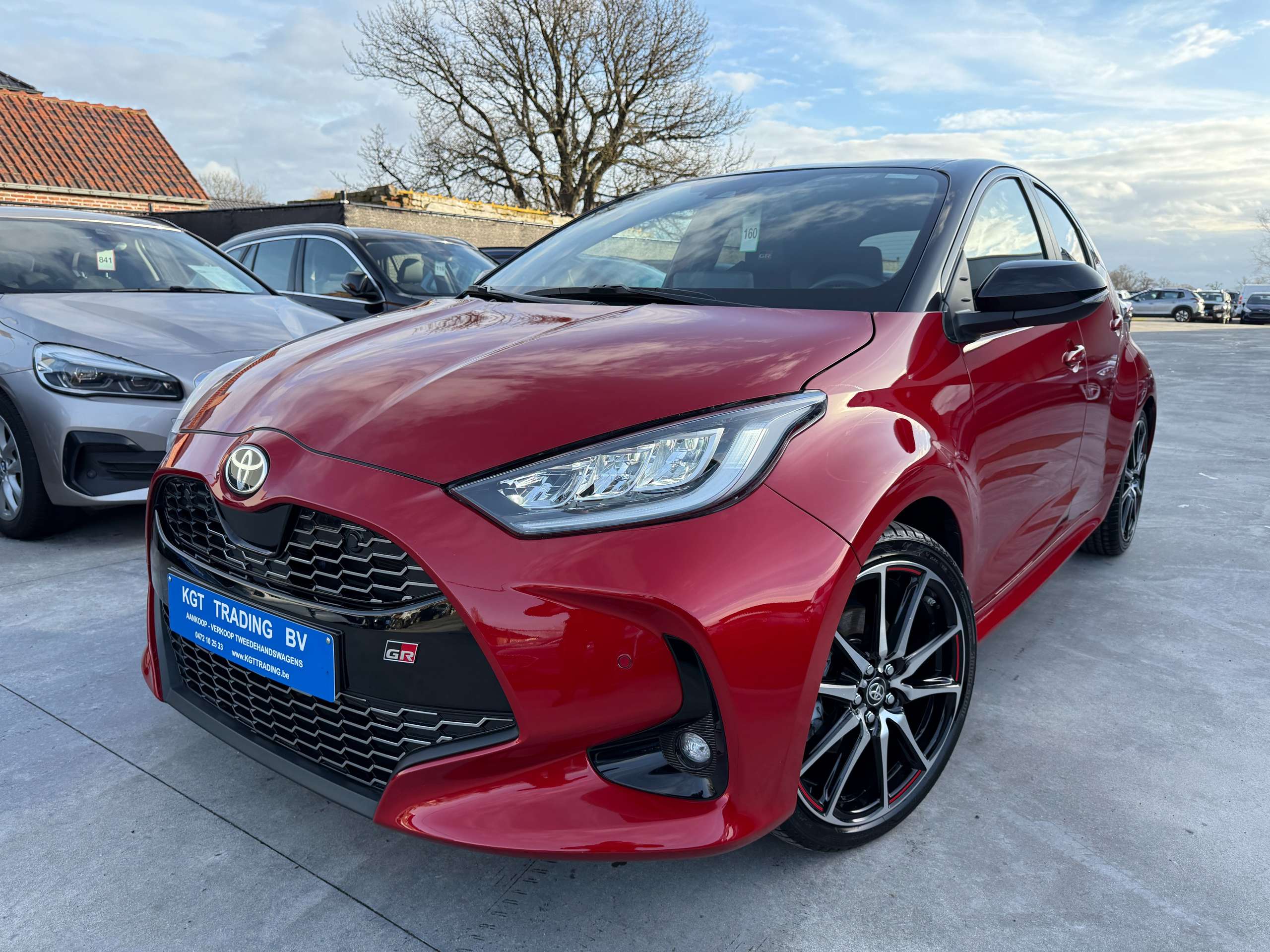 5baded98-50f3-4f92-a17b-4bee5a6ca46c1-toyota-yaris-1-5-vvt-i-gr-sport-hybride-navi-leder-camera-led.jpg