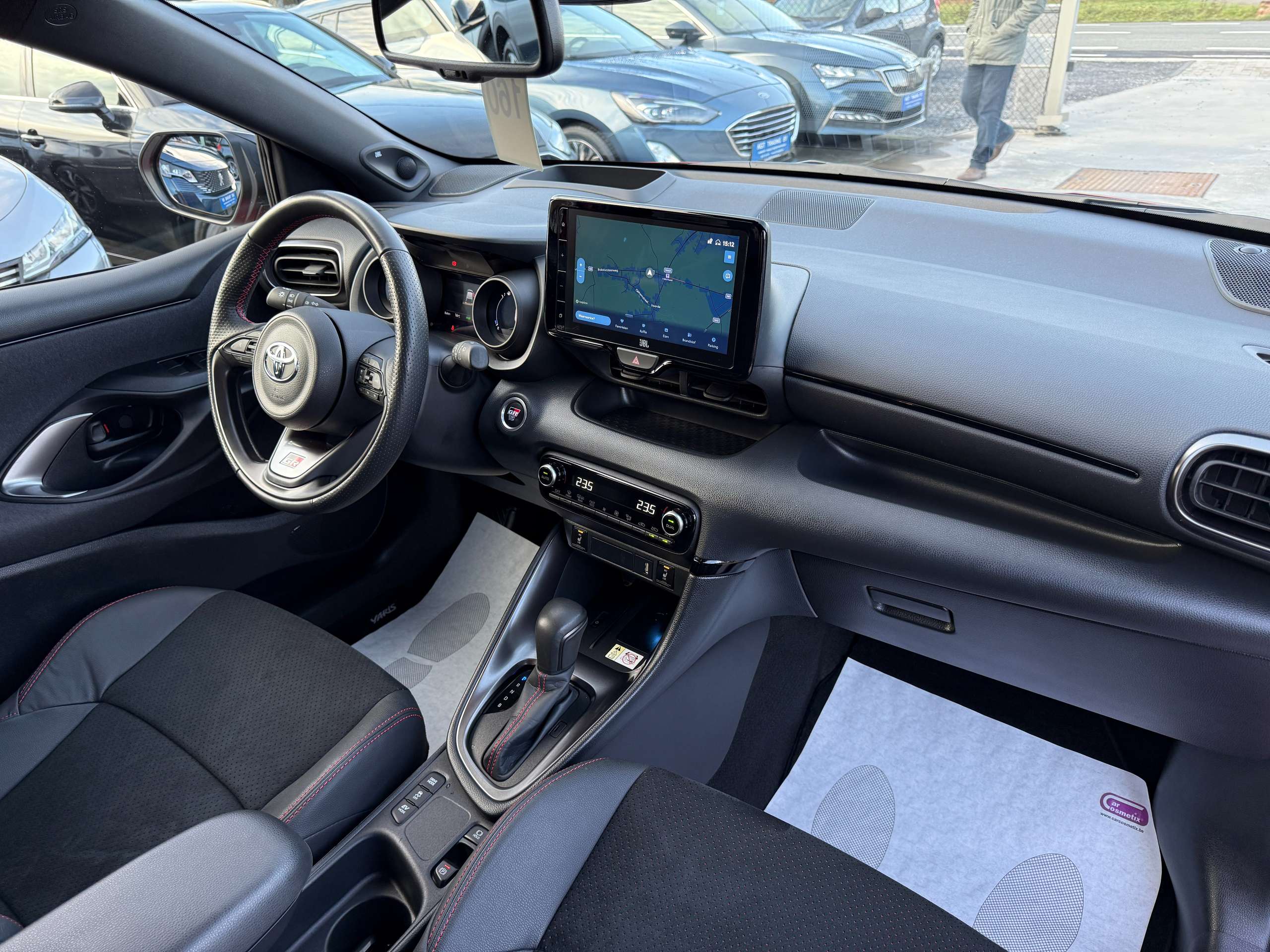 5baded98-50f3-4f92-a17b-4bee5a6ca46c32-toyota-yaris-1-5-vvt-i-gr-sport-hybride-navi-leder-camera-led.jpg