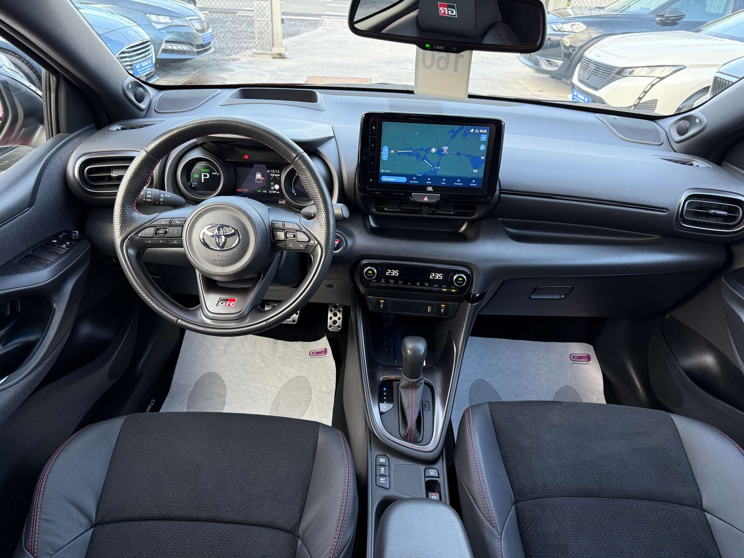 5baded98-50f3-4f92-a17b-4bee5a6ca46c35-toyota-yaris-1-5-vvt-i-gr-sport-hybride-navi-leder-camera-led.jpg