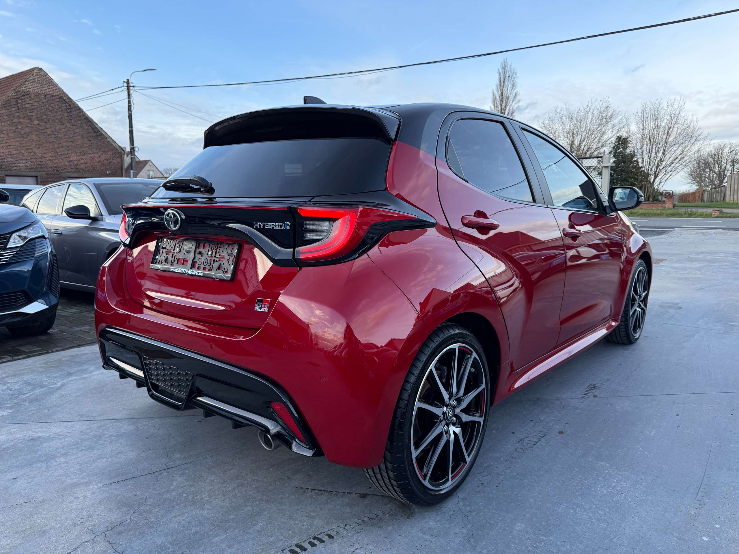 5baded98-50f3-4f92-a17b-4bee5a6ca46c5-toyota-yaris-1-5-vvt-i-gr-sport-hybride-navi-leder-camera-led.jpg