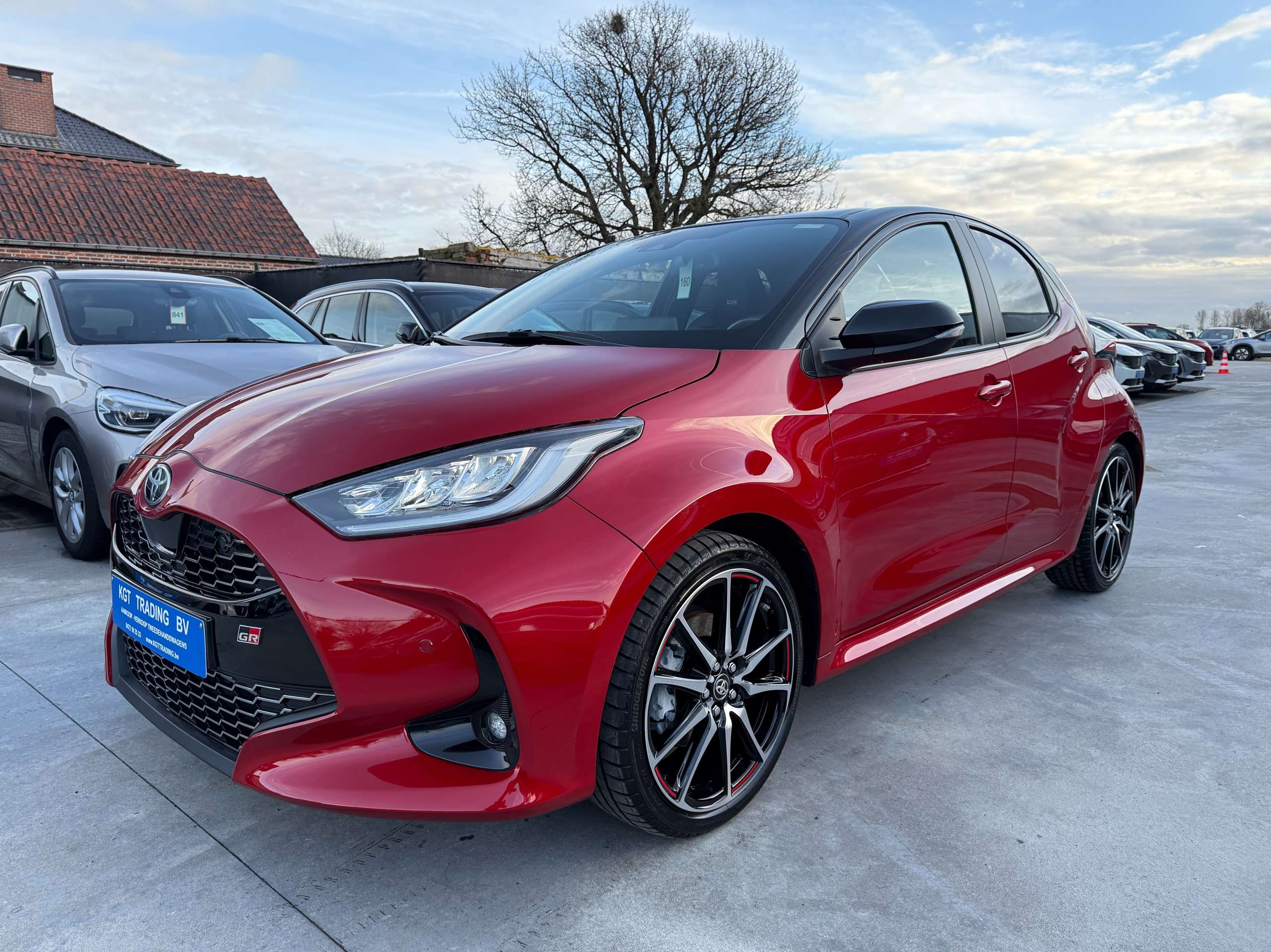 5baded98-50f3-4f92-a17b-4bee5a6ca46c9-toyota-yaris-1-5-vvt-i-gr-sport-hybride-navi-leder-camera-led.jpg