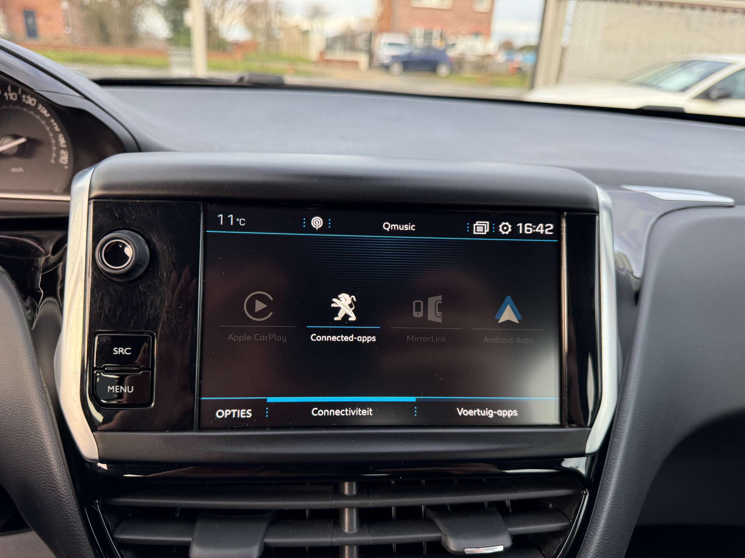 68b8b36f-b7a6-4ca6-b2c8-451b0732a04222-peugeot-208-1-2i-5-deurs-navigatie-carplay-bluetooth-pdc-alu.jpg