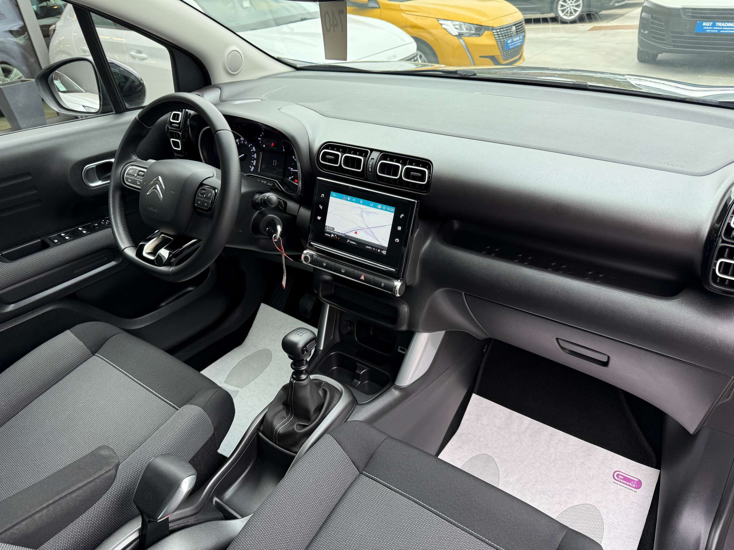 6c2e7caa-e357-4a55-b803-49a0653243ab23-citroen-c3-aircross-1-2i-puretech-110pk-navigatie-carplay-led-pdc-alu.jpg