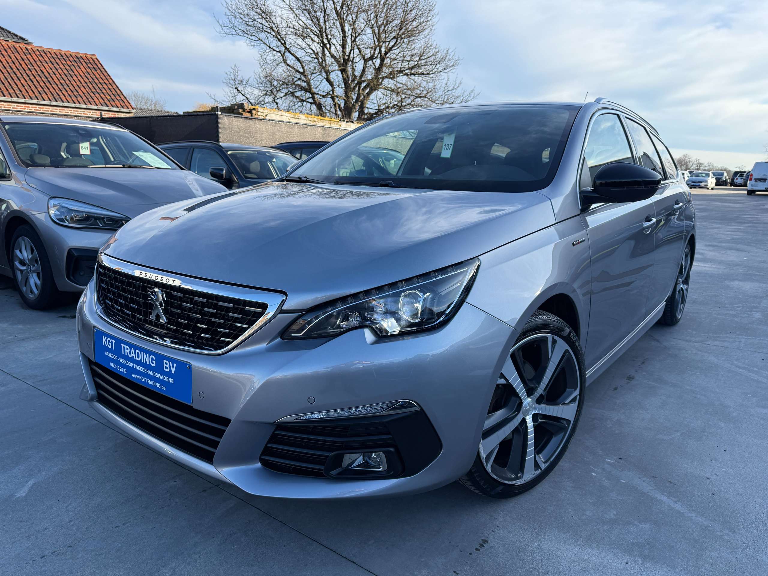 712174d4-65d1-4974-a973-db562ef47d4b1-peugeot-308-1-2i-130pk-gt-line-automaat-navi-leder-xenon-dab.jpg
