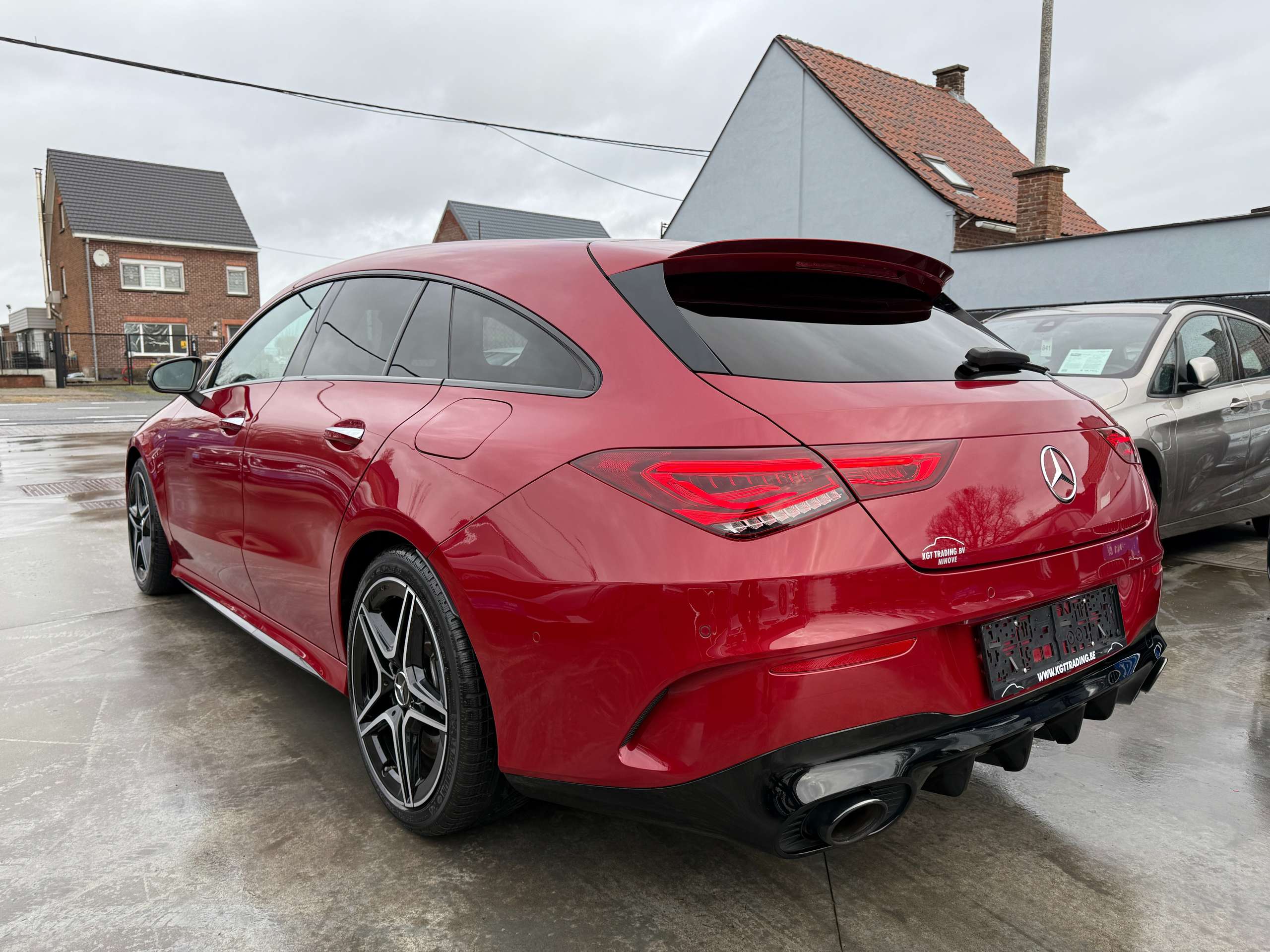 8ed87d5d-4626-46f4-aedb-9f8201b418fb16-mercedes-benz-cla-35-amg-4matic-shootingbrake-amg-exhaust-burmester-camera.jpg