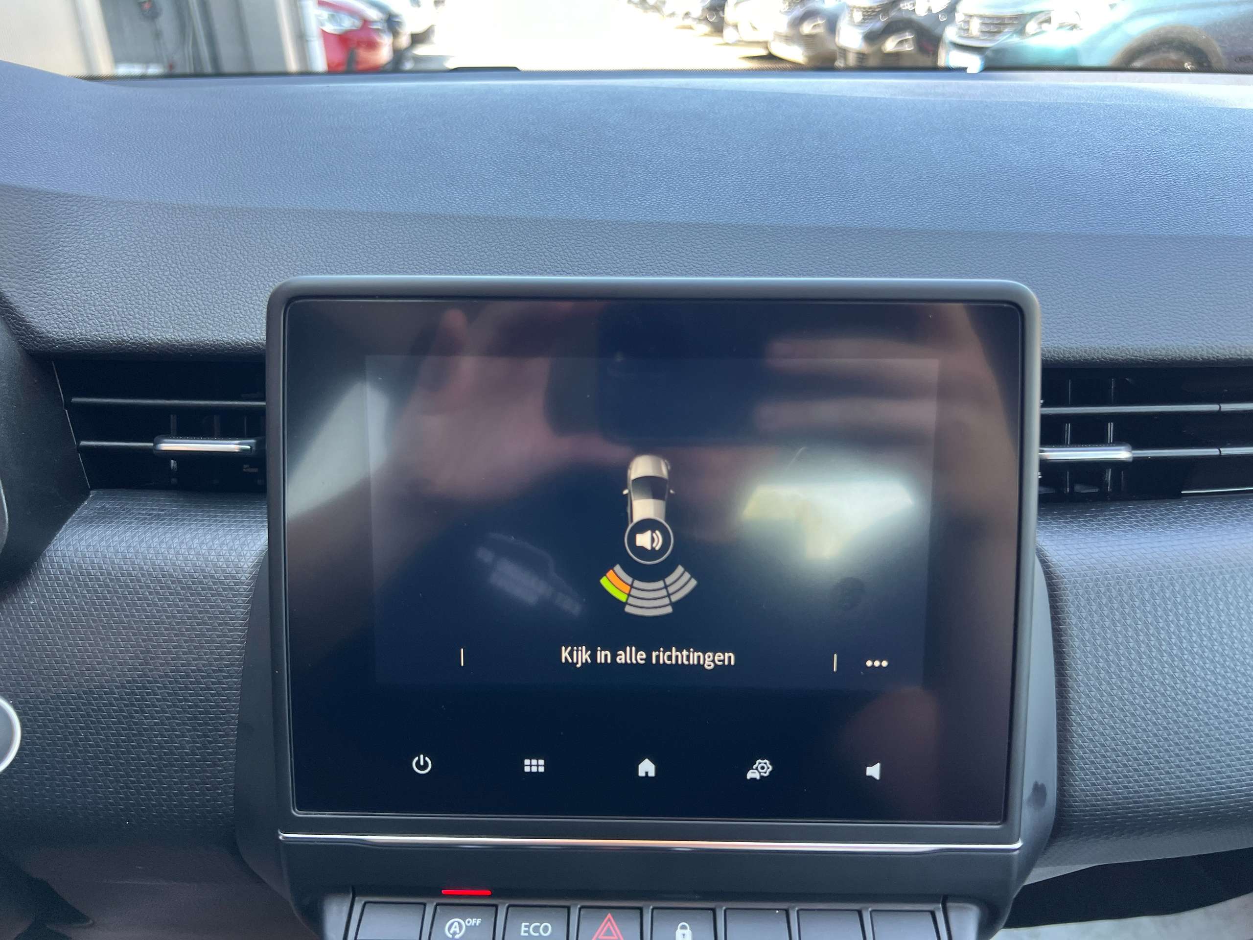 cbe78708-2637-4efb-987d-f4cbb00603ee20-renault-clio-1-0-tce-navigatie-full-led-dab-carplay-pdc-airco.jpg