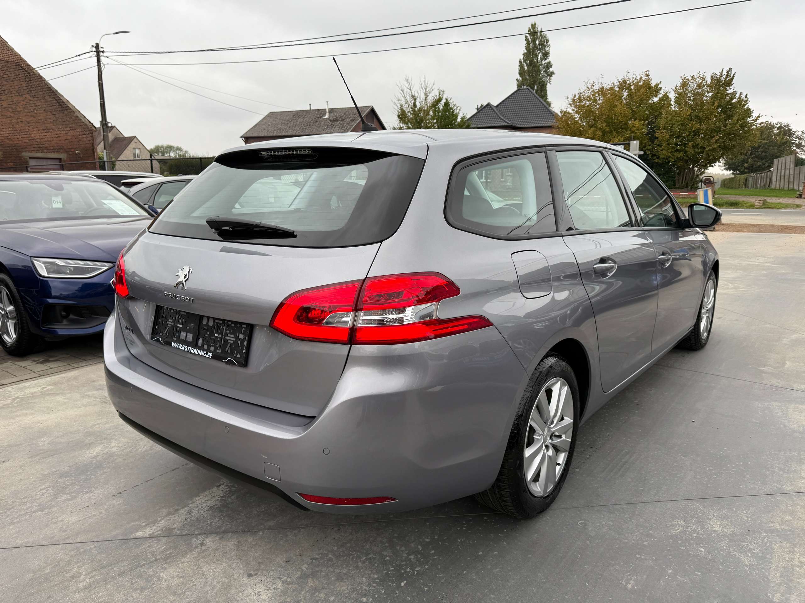 d516c3a3-1a03-4b2c-abc3-33e9bfa147725-peugeot-308-sw-1-2i-puretech-navigatie-carplay-bluetooth-led.jpg