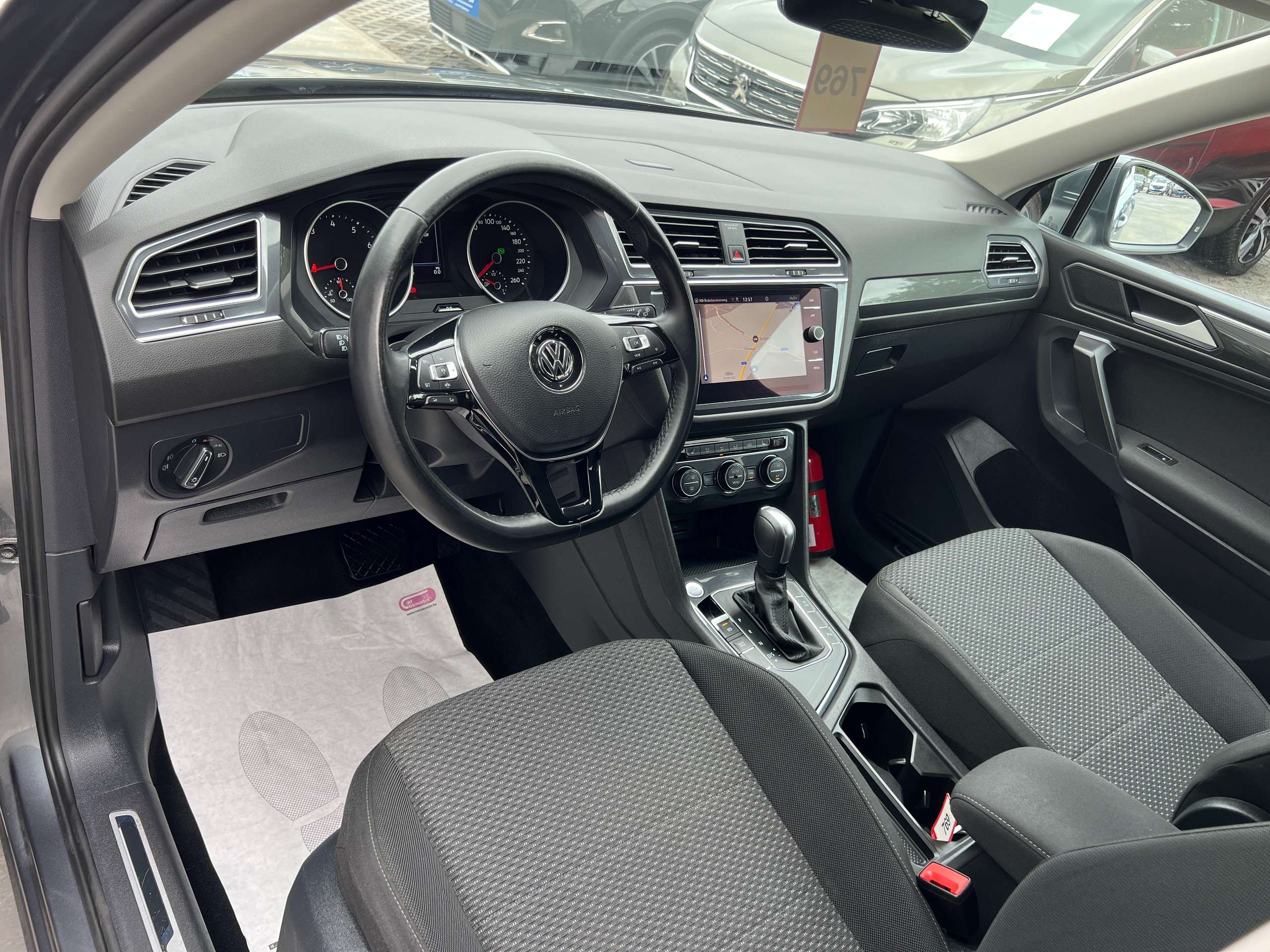 dbf06e0e-141a-45e0-b15c-e43bbebbd3f912-volkswagen-tiguan-allspace-1-5-tsi-7-zit-dsg-automaat-navigatie-dab-led-pdc.jpg