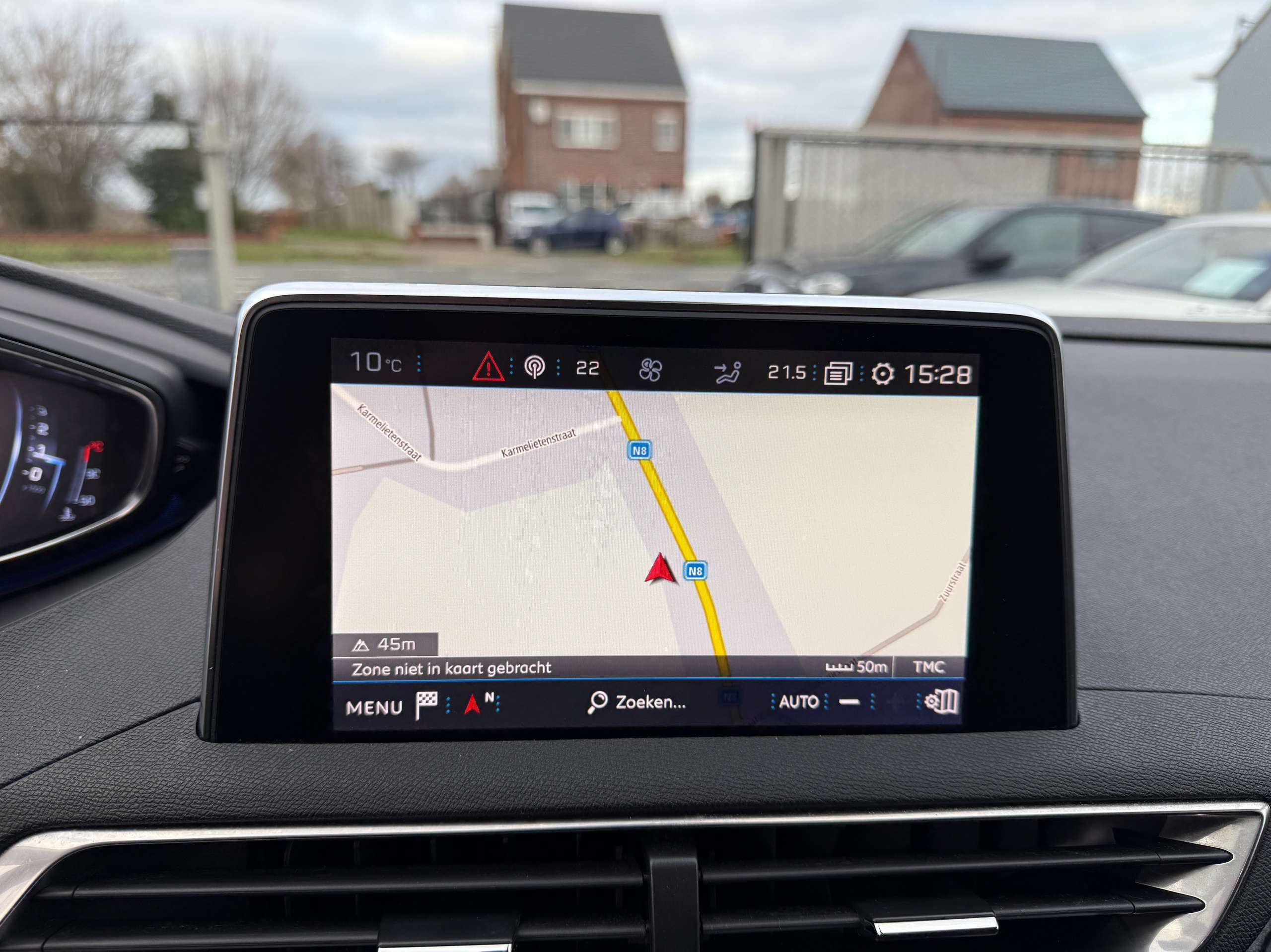e82fbf6c-337b-4639-961f-10afec796bb617-peugeot-3008-1-2i-130pk-navigatie-zwart-leder-camera-carplay.jpg
