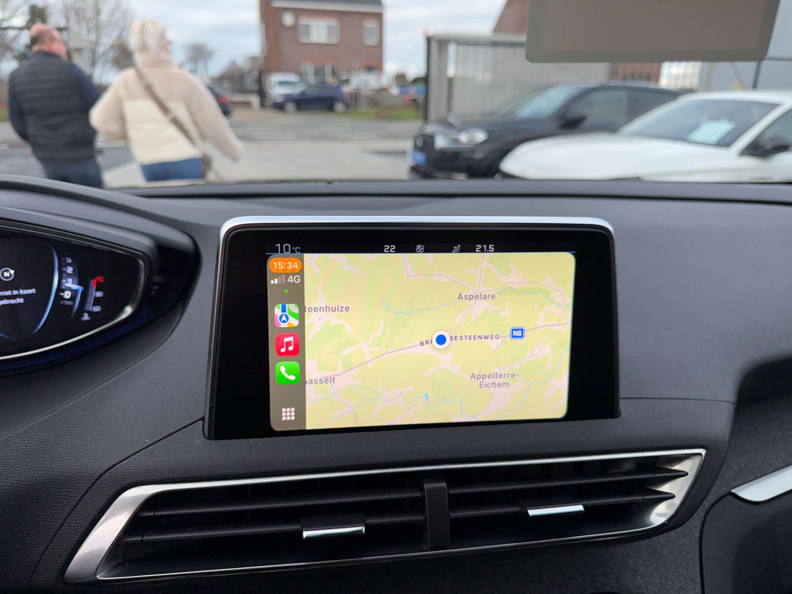 e82fbf6c-337b-4639-961f-10afec796bb622-peugeot-3008-1-2i-130pk-navigatie-zwart-leder-camera-carplay.jpg