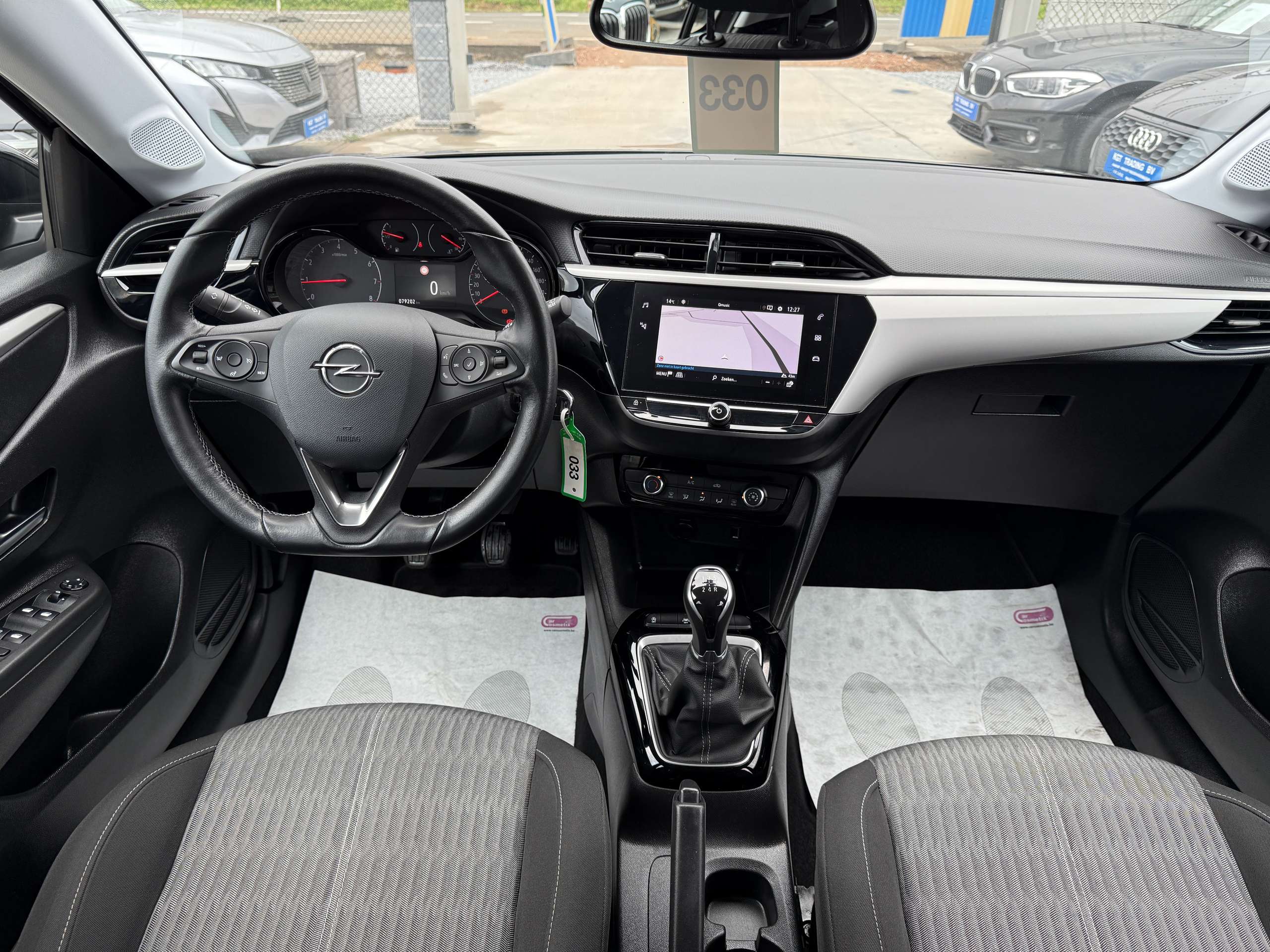 e9ed3da2-404b-4d96-8ffe-77ecb3dbec4a29-opel-corsa-1-2i-navigatie-carplay-bluetooth-pdc-airco-carpass.jpg