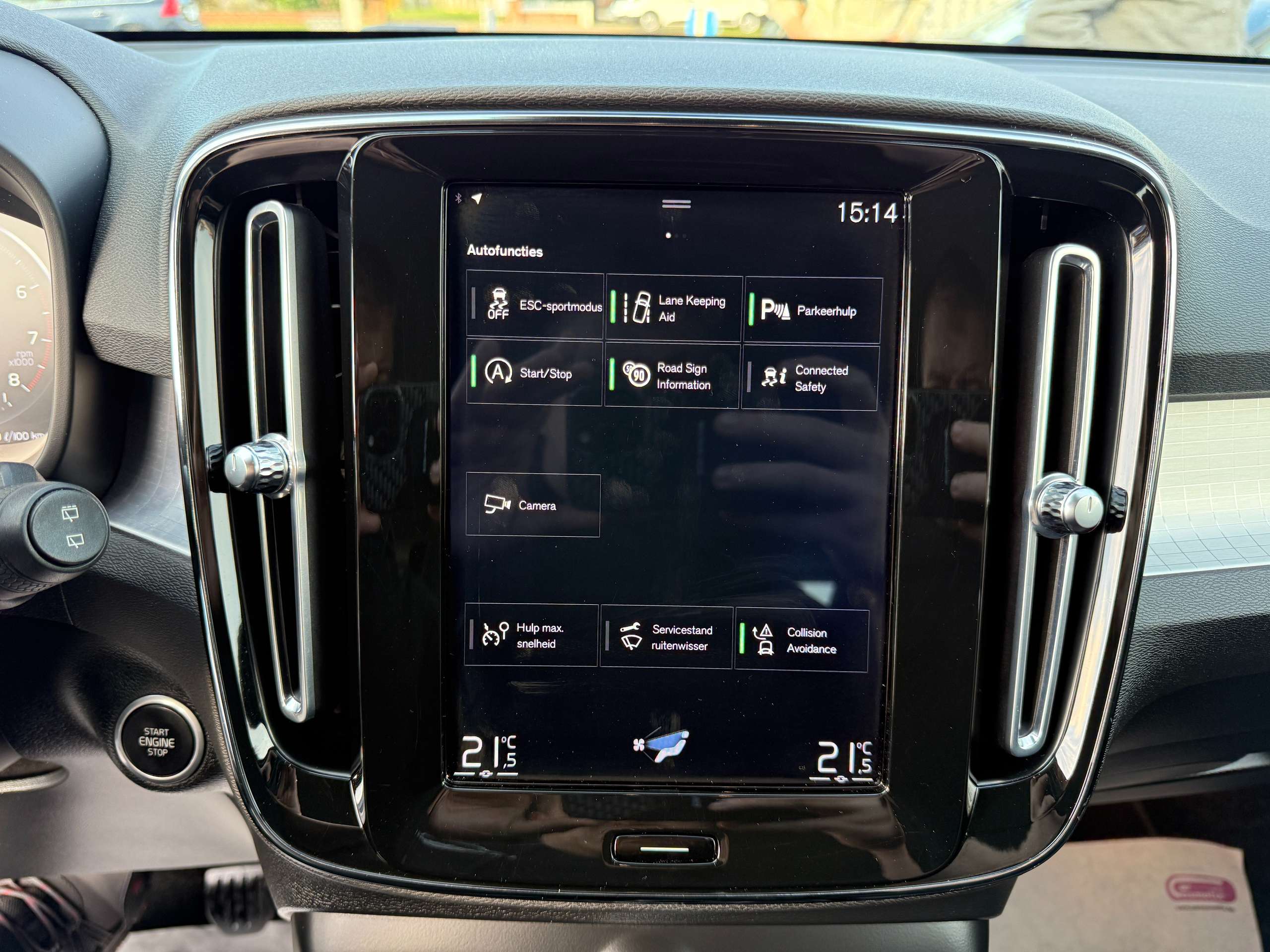 041bf0ad-8eb7-4300-961d-7f6895ef198921-volvo-xc40-1-5-t2-129pk-navigatie-camera-full-led-carplay-pdc.jpg