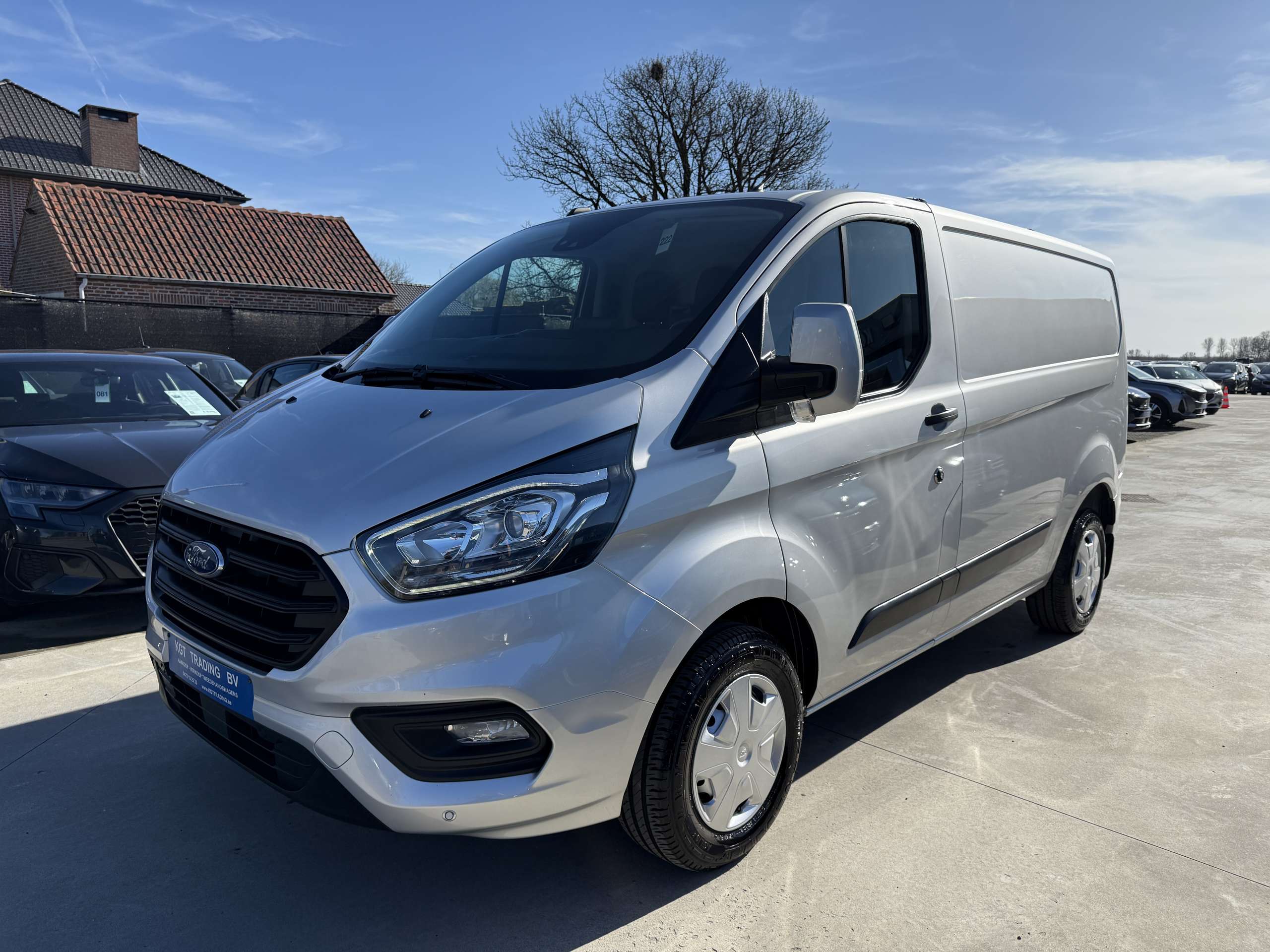 0b98ff54-7b31-45cb-9ea3-990d4792b5cd9-ford-transit-custom-2-0-tdci-3-zit-navigatie-camera-carplay-led-pdc.jpg