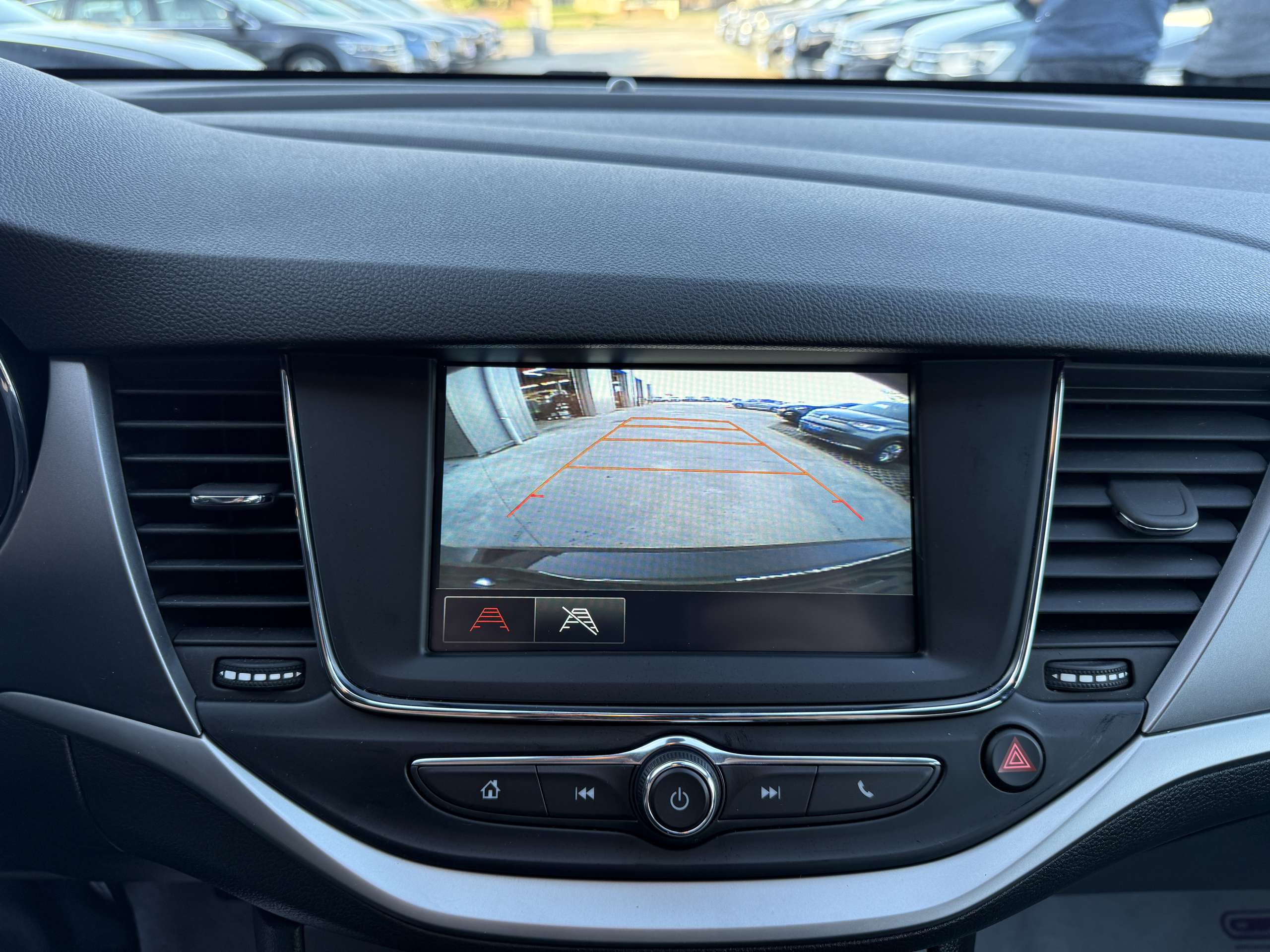 14f52b0f-357d-4d7a-9d10-a7066b547ac320-opel-astra-1-2i-tourer-navigatie-camera-carplay-dab-pdc-led.jpg
