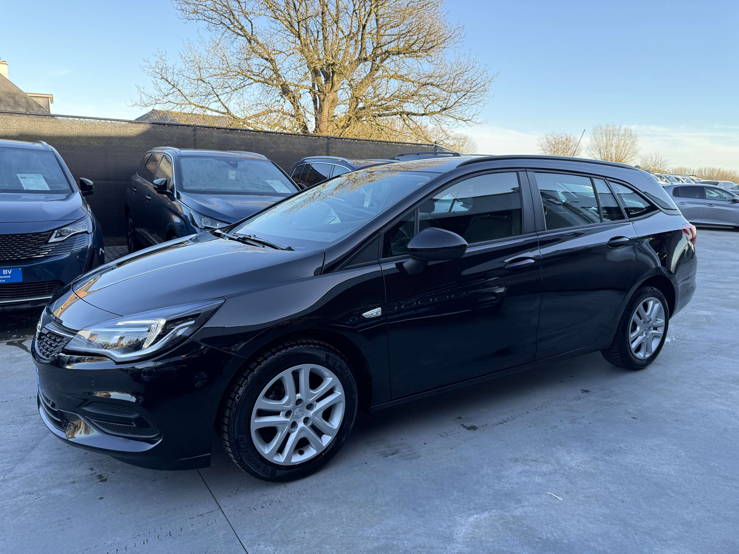 14f52b0f-357d-4d7a-9d10-a7066b547ac39-opel-astra-1-2i-tourer-navigatie-camera-carplay-dab-pdc-led.jpg