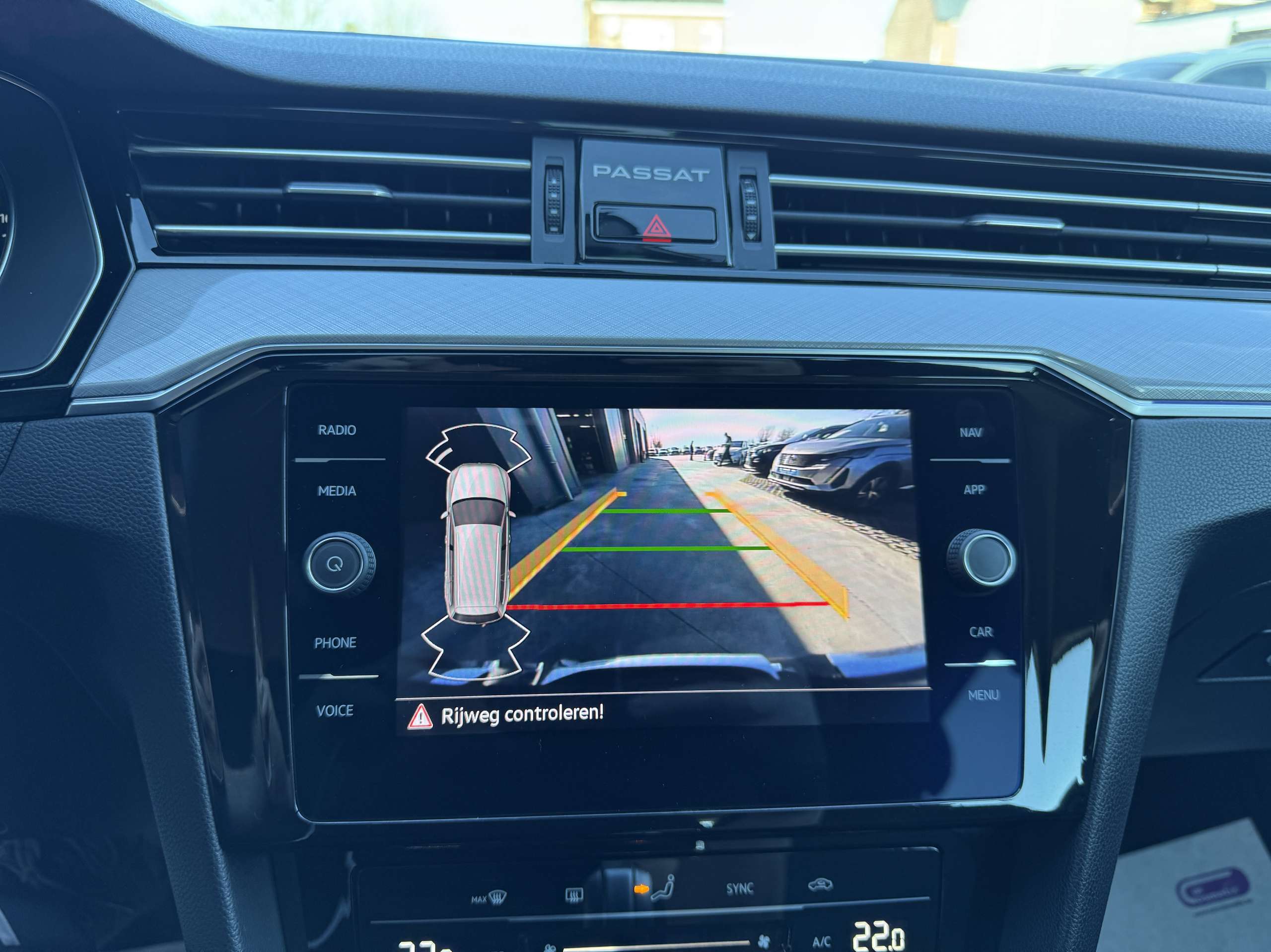 1678ec2d-7f80-45de-b187-4ff44c5bde7925-volkswagen-passat-variant-1-4-tsi-gte-hybride-full-led-camera-navi-carplay.jpg